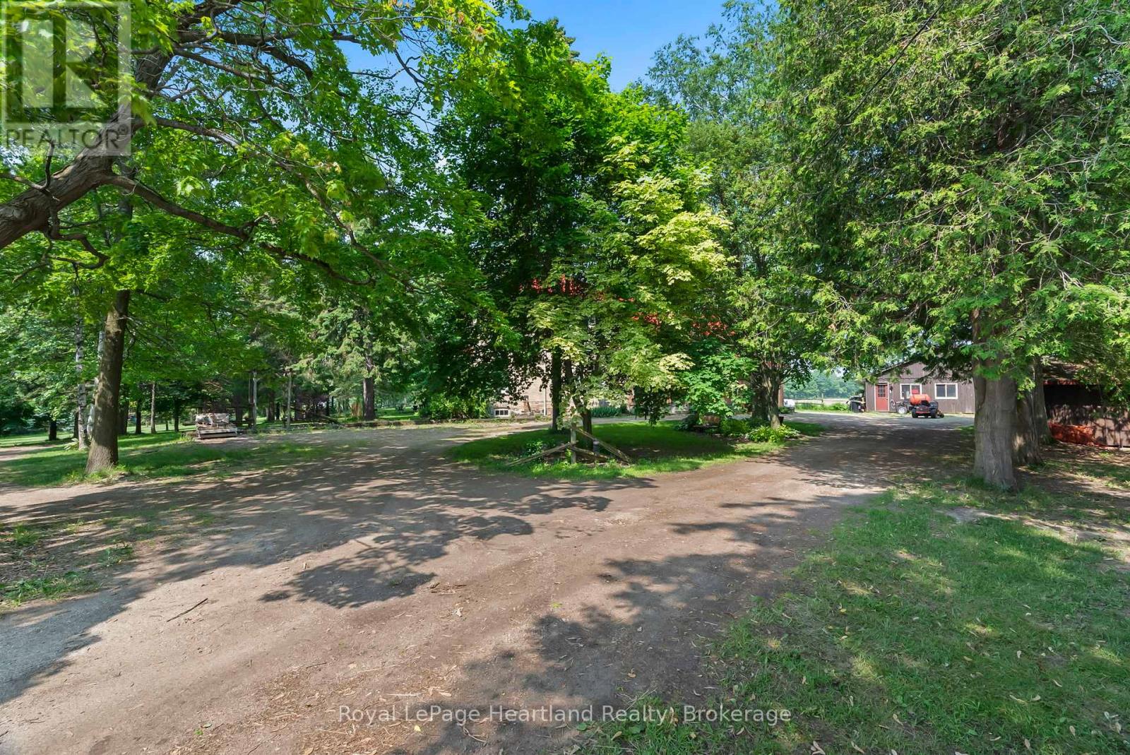 9540 Ayton Road, Minto, Ontario  N0G 1Z0 - Photo 8 - X12439938