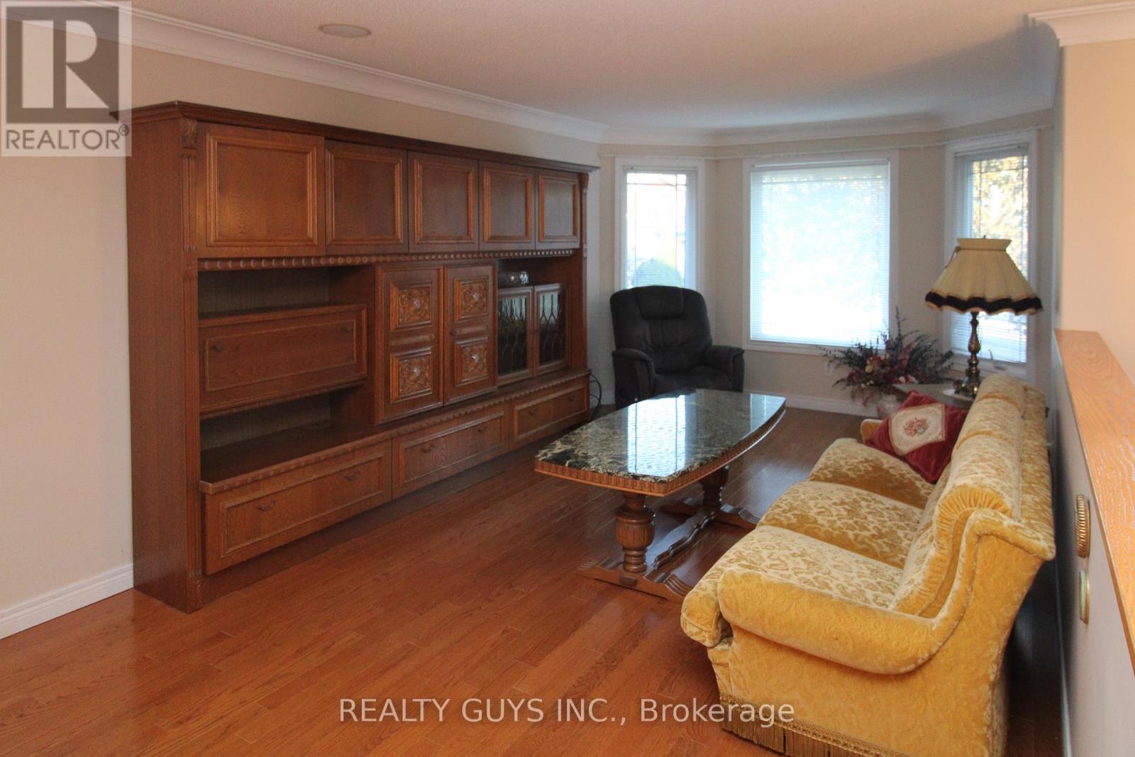 233 Odette Road, Peterborough (Monaghan Ward 2), Ontario  K9K 2N8 - Photo 11 - X12439877