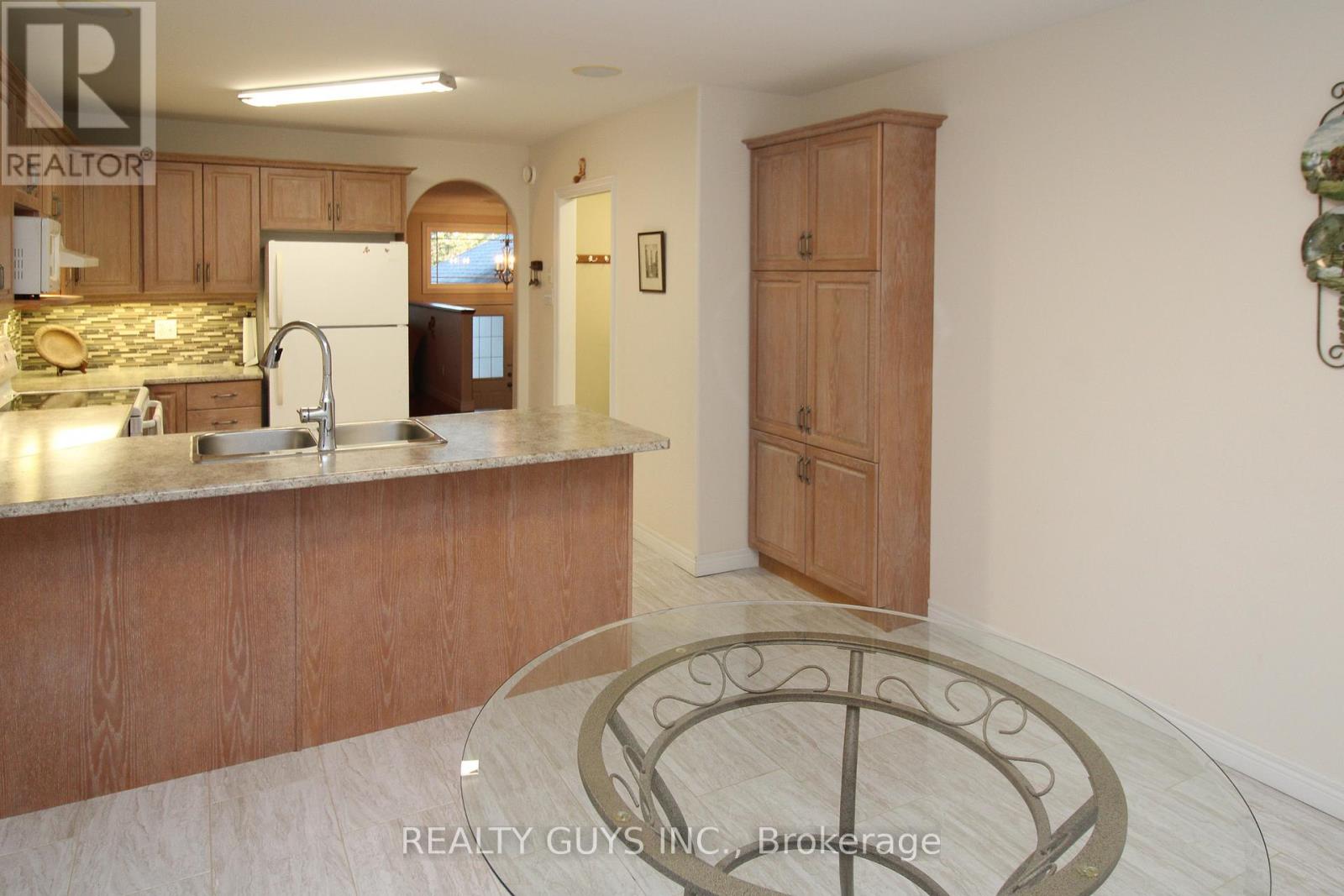 233 Odette Road, Peterborough (Monaghan Ward 2), Ontario  K9K 2N8 - Photo 25 - X12439877