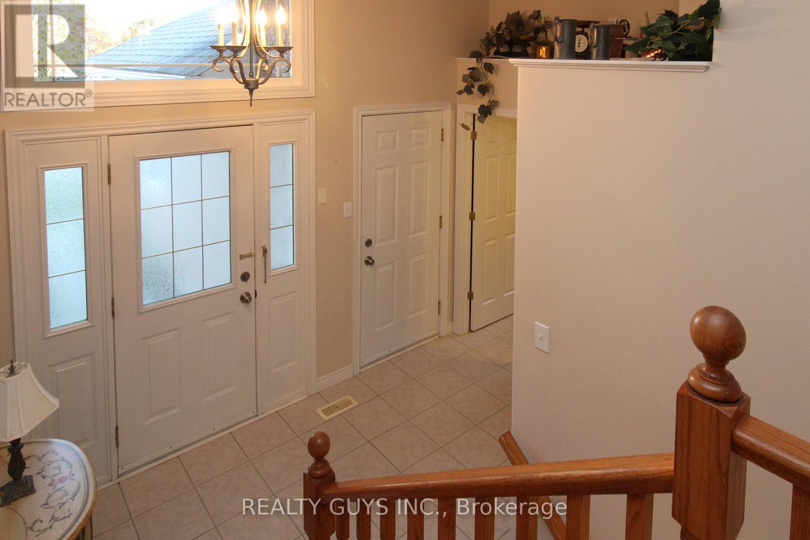 233 Odette Road, Peterborough (Monaghan Ward 2), Ontario  K9K 2N8 - Photo 6 - X12439877