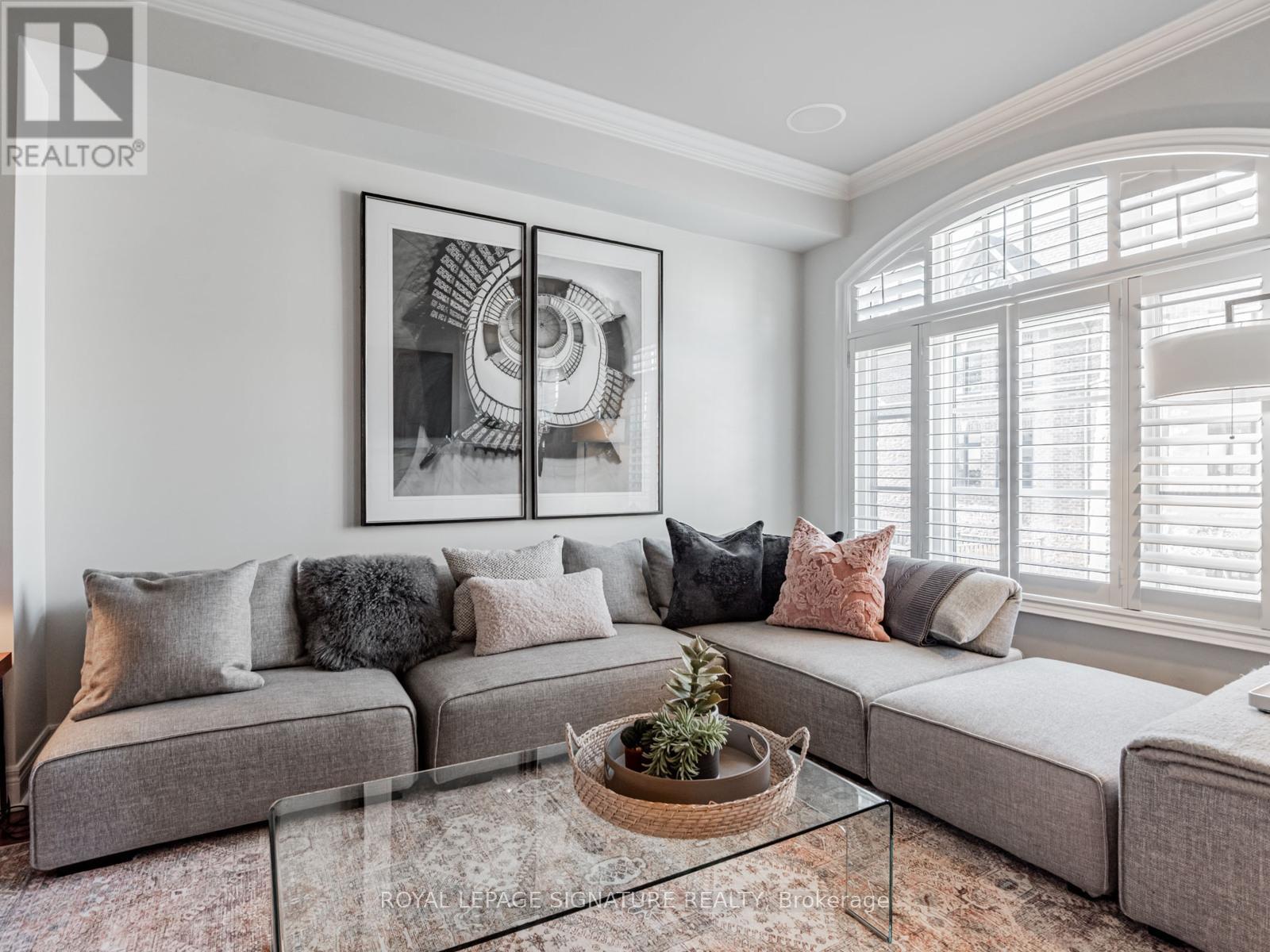63 Ruby Lang Lane, Toronto, Ontario  M8Z 0B8 - Photo 13 - W12434974