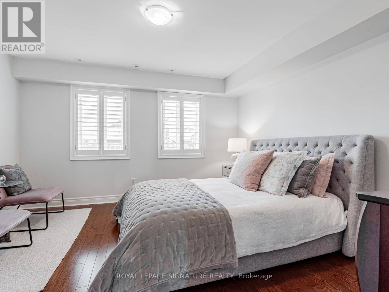 63 Ruby Lang Lane, Toronto, Ontario  M8Z 0B8 - Photo 16 - W12434974