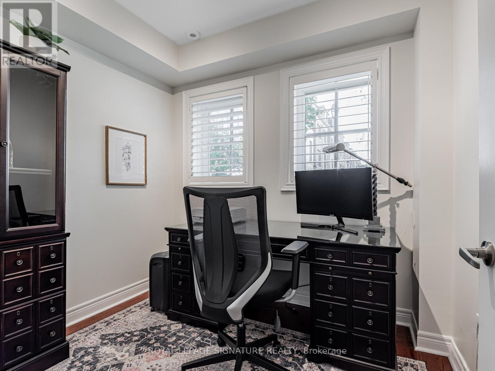 63 Ruby Lang Lane, Toronto, Ontario  M8Z 0B8 - Photo 3 - W12434974