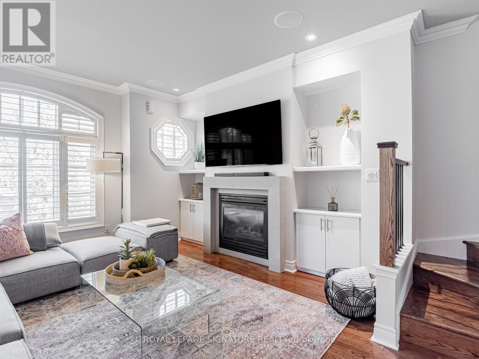 63 Ruby Lang Lane, Toronto, Ontario  M8Z 0B8 - Photo 12 - W12434974
