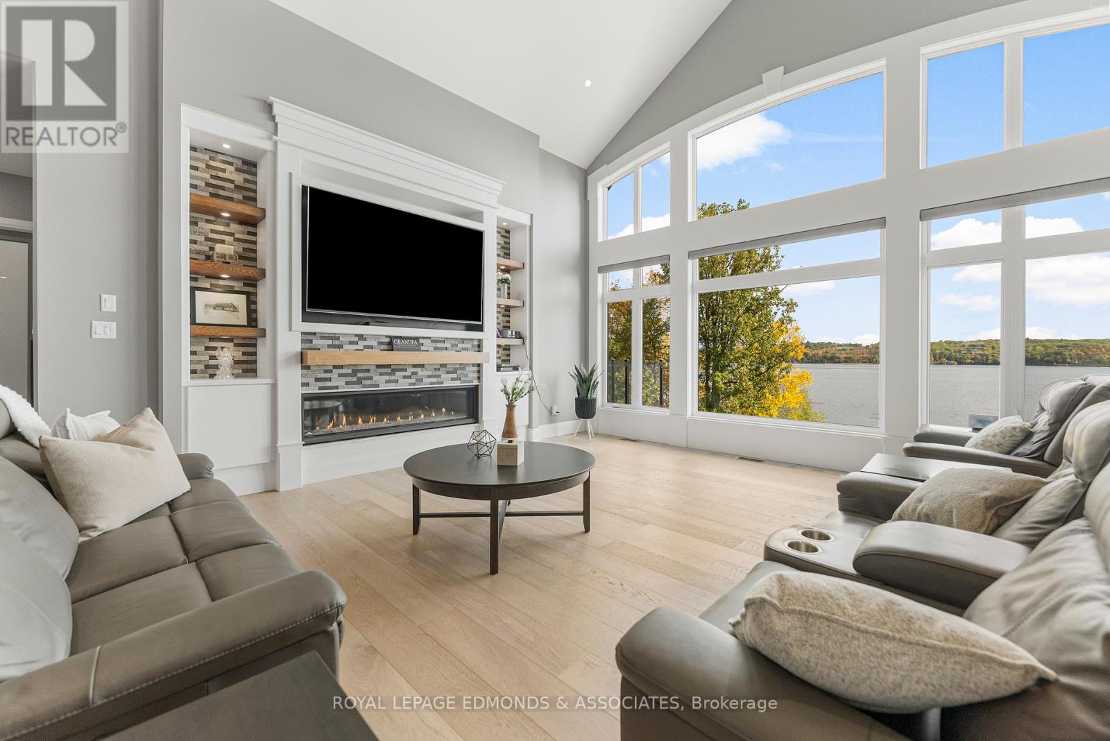 231 Finnerty Road, Whitewater Region, Ontario  K0J 1K0 - Photo 7 - X12439852
