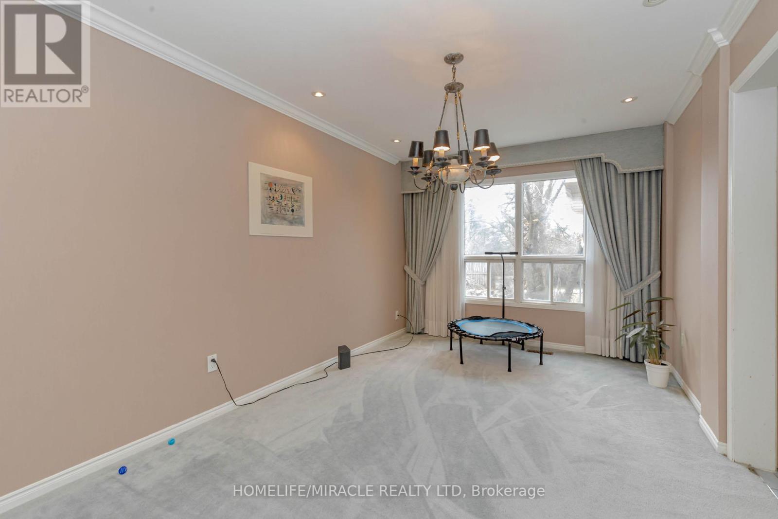 2999 Valcourt Crescent, Mississauga, Ontario  L5L 5J4 - Photo 14 - W12438551