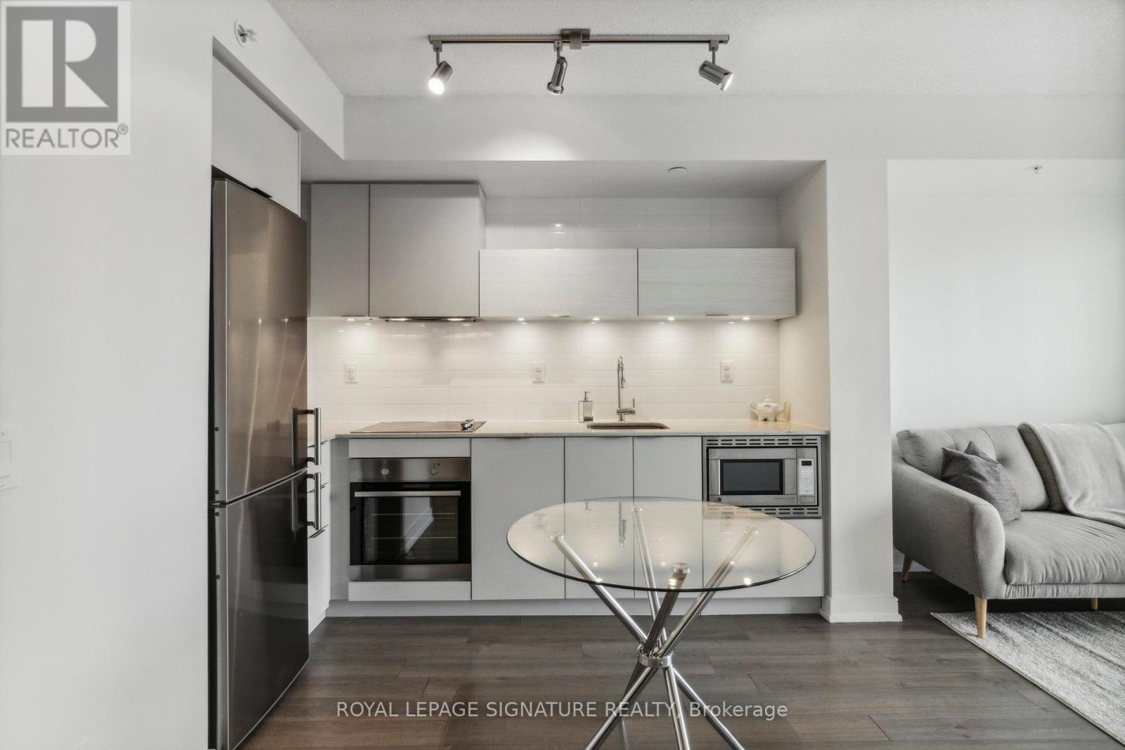 1703 - 20 Thomas Riley Road, Toronto, Ontario  M9B 0C3 - Photo 12 - W12408859