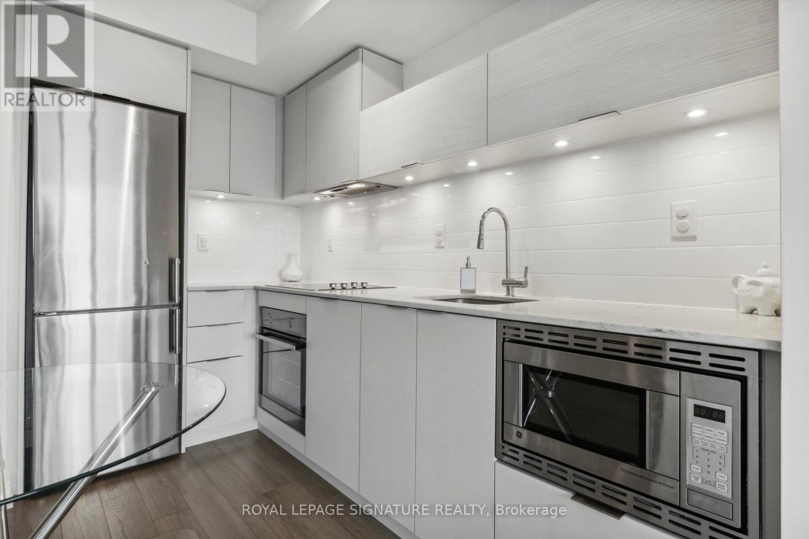 1703 - 20 Thomas Riley Road, Toronto, Ontario  M9B 0C3 - Photo 10 - W12408859