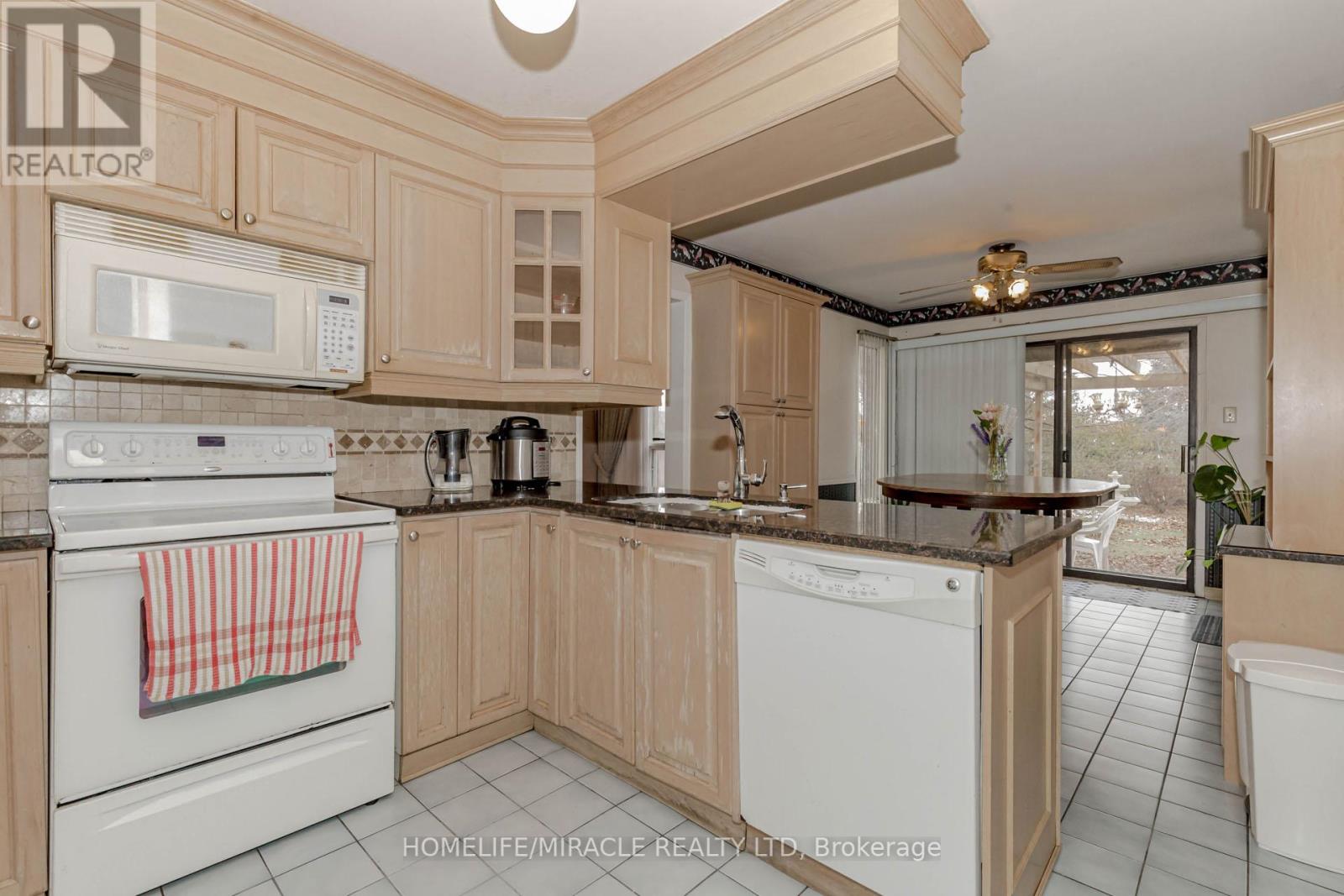 2999 Valcourt Crescent, Mississauga, Ontario  L5L 5J4 - Photo 18 - W12438551