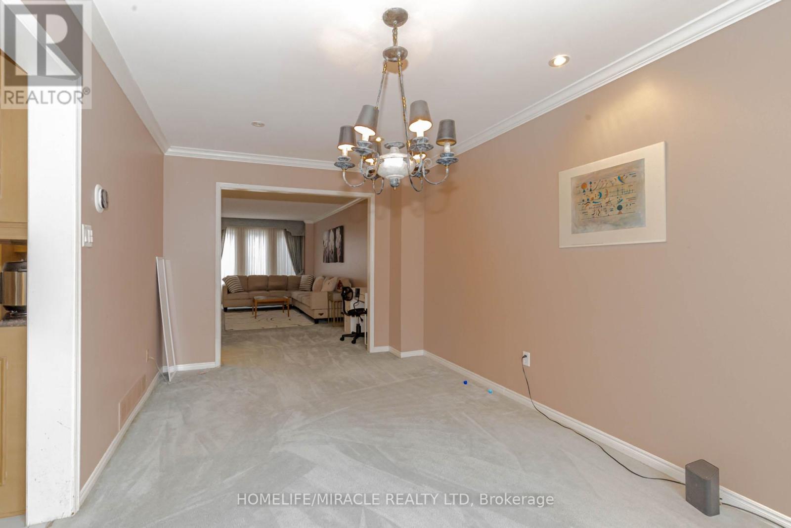2999 Valcourt Crescent, Mississauga, Ontario  L5L 5J4 - Photo 16 - W12438551