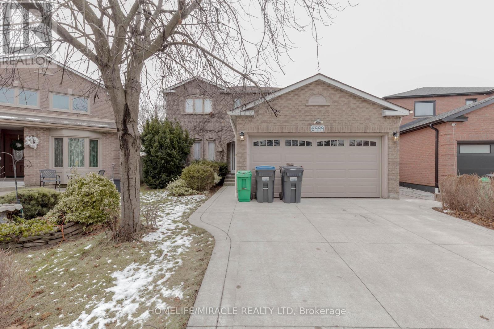 2999 Valcourt Crescent, Mississauga, Ontario  L5L 5J4 - Photo 2 - W12438551