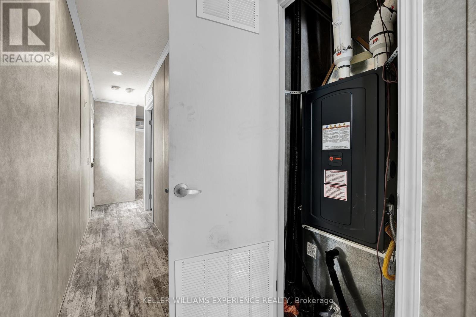 40 Shamrock Crescent, Essa, Ontario  L3W 0A5 - Photo 20 - N12439712
