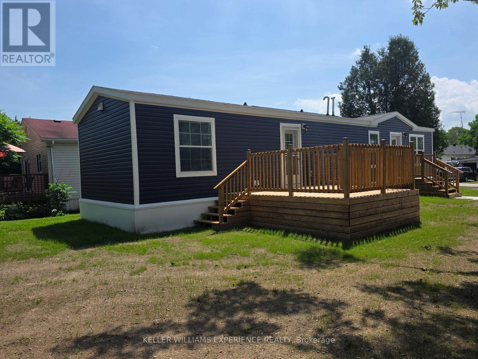 40 Shamrock Crescent, Essa, Ontario  L3W 0A5 - Photo 24 - N12439712