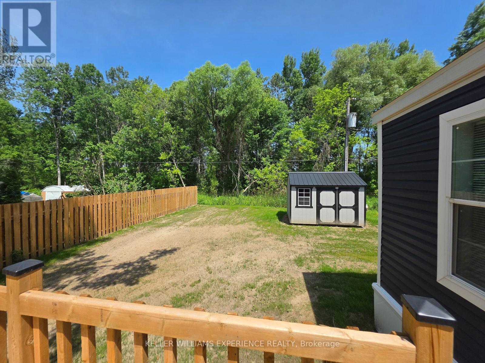 40 Shamrock Crescent, Essa, Ontario  L3W 0A5 - Photo 28 - N12439712