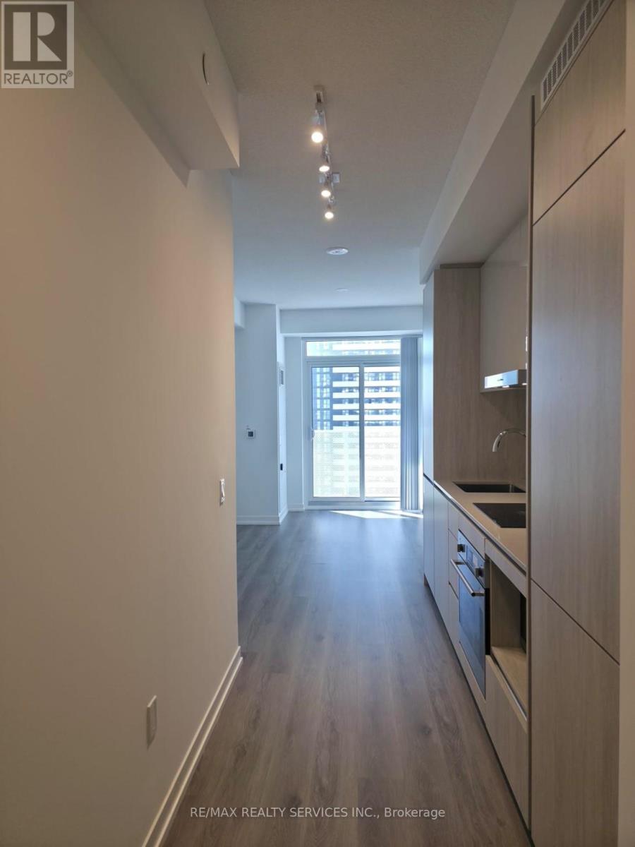 1815 - 28 Interchange Way, Vaughan, Ontario  L4K 0P8 - Photo 10 - N12439740