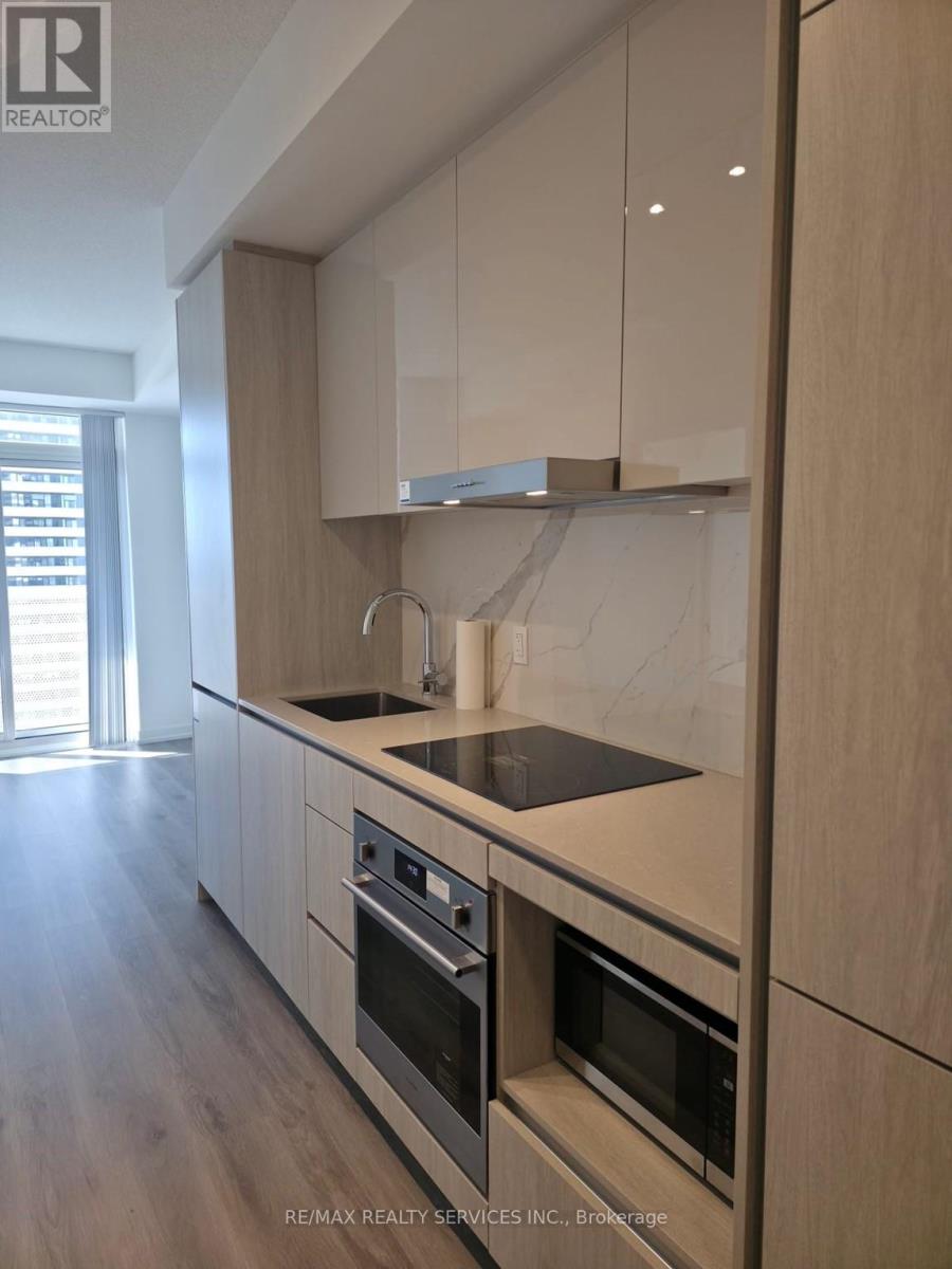 1815 - 28 Interchange Way, Vaughan, Ontario  L4K 0P8 - Photo 11 - N12439740