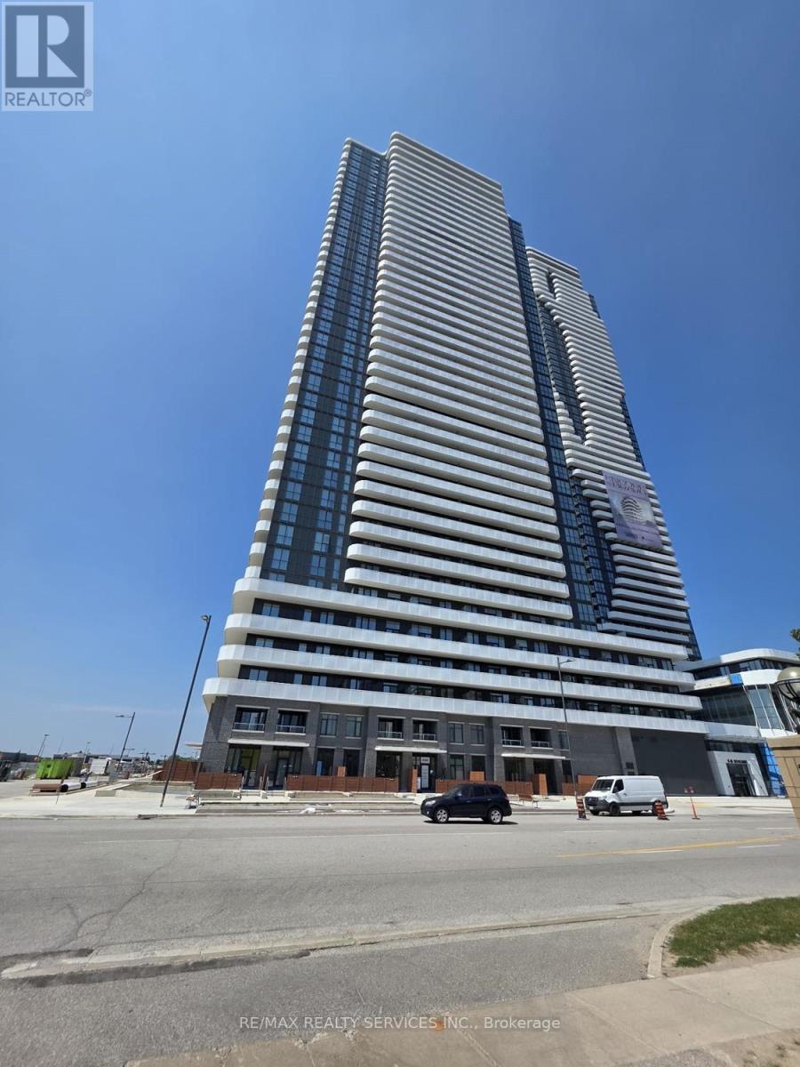 1815 - 28 Interchange Way, Vaughan, Ontario  L4K 0P8 - Photo 2 - N12439740