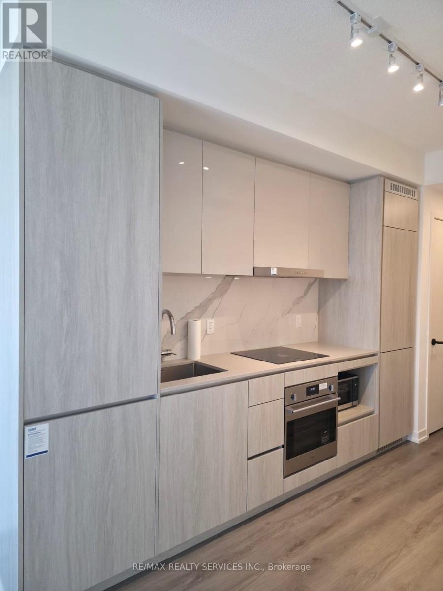 1815 - 28 Interchange Way, Vaughan, Ontario  L4K 0P8 - Photo 6 - N12439740