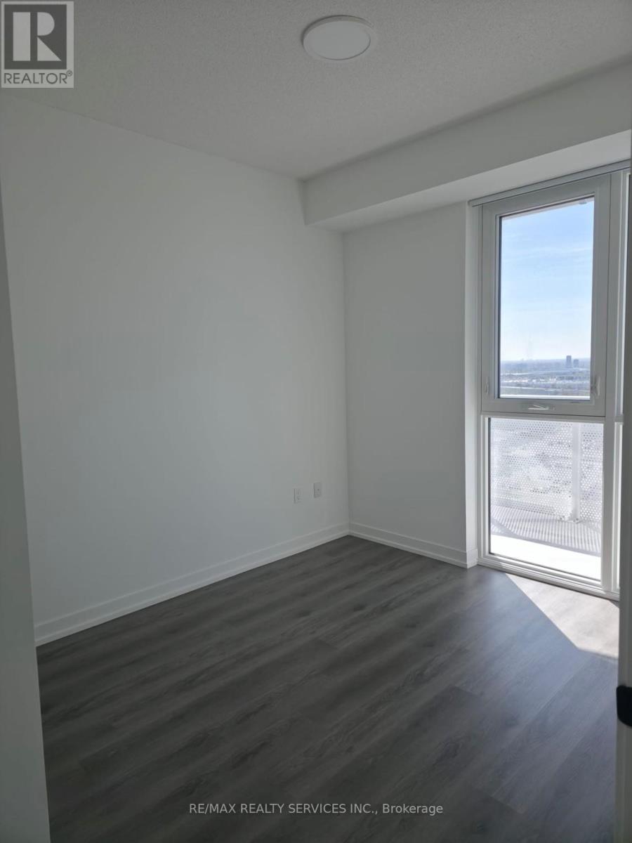 1815 - 28 Interchange Way, Vaughan, Ontario  L4K 0P8 - Photo 7 - N12439740