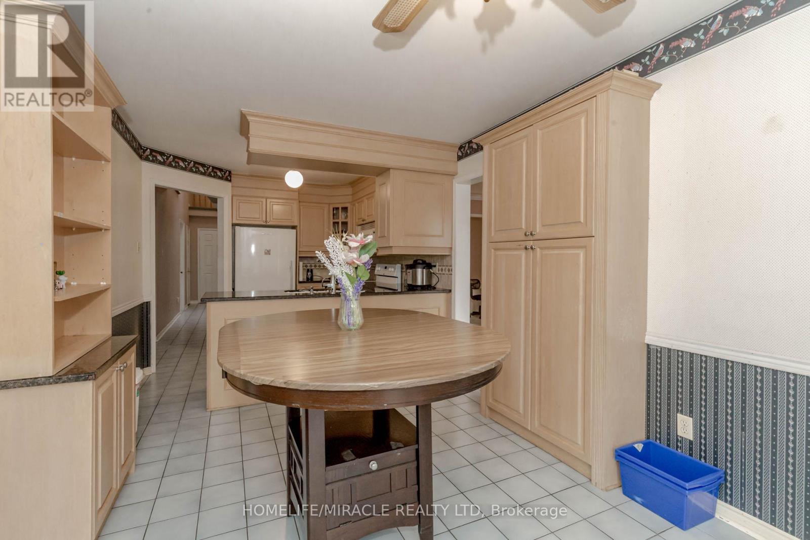 2999 Valcourt Crescent, Mississauga, Ontario  L5L 5J4 - Photo 24 - W12438551