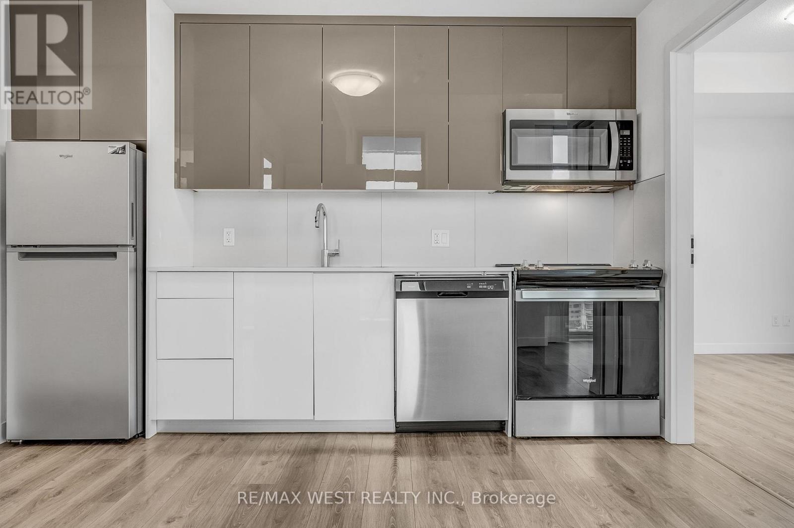 1409 - 60 Frederick Street, Kitchener, Ontario  N2H 0C7 - Photo 4 - X12432850