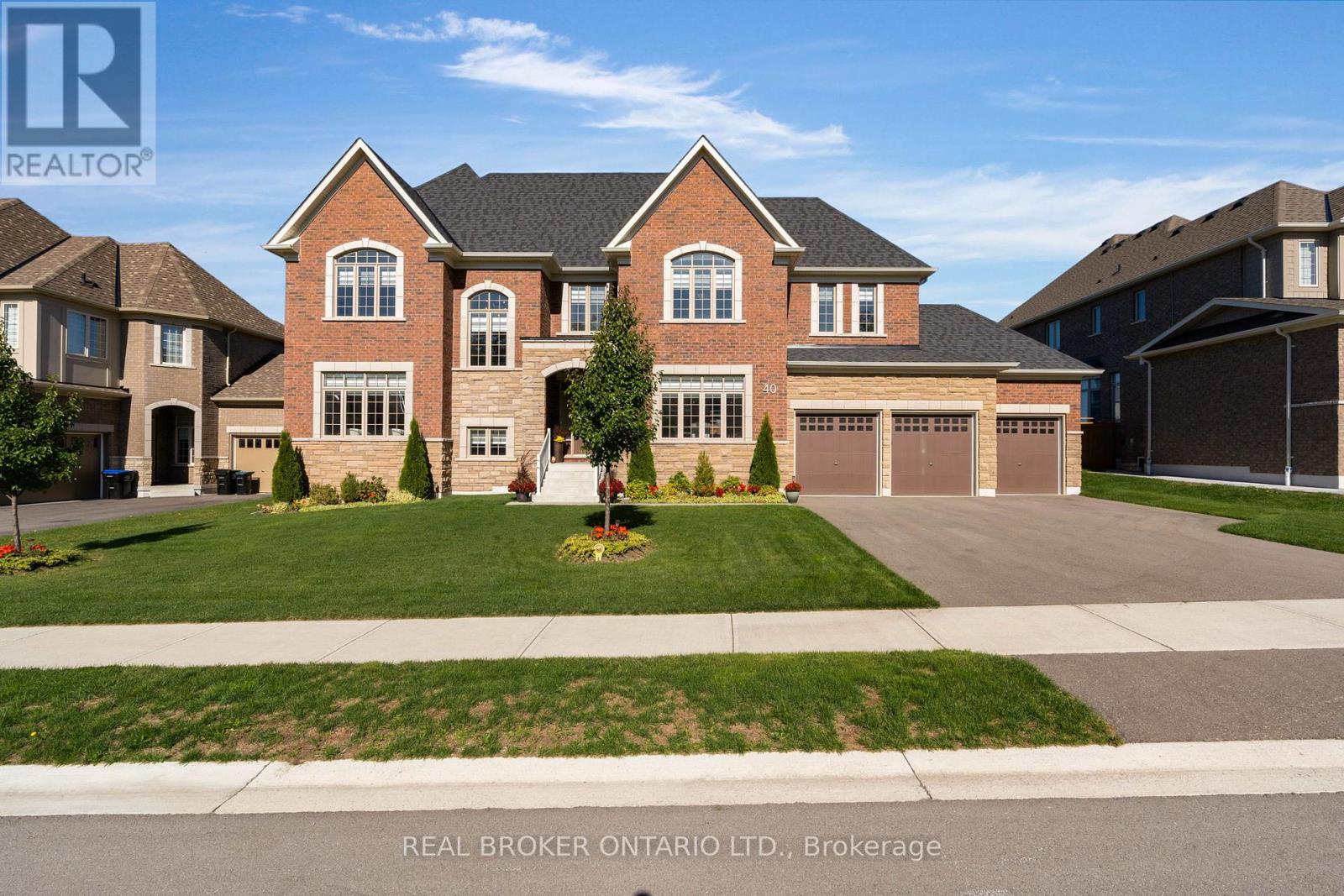 40 Jack Crescent, Springwater, Ontario  L9X 1Z8 - Photo 1 - S12439686