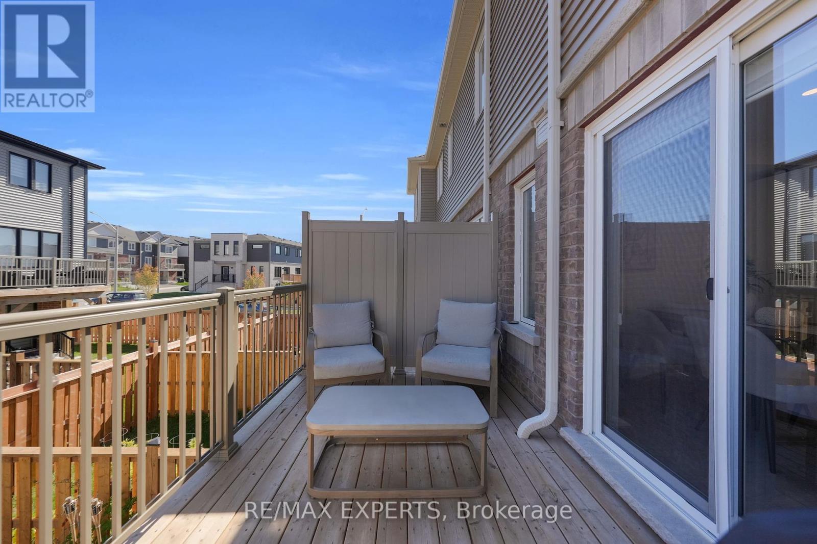 6 Pumpkin Corner Crescent, Barrie, Ontario  L9J 0T6 - Photo 10 - S12439704