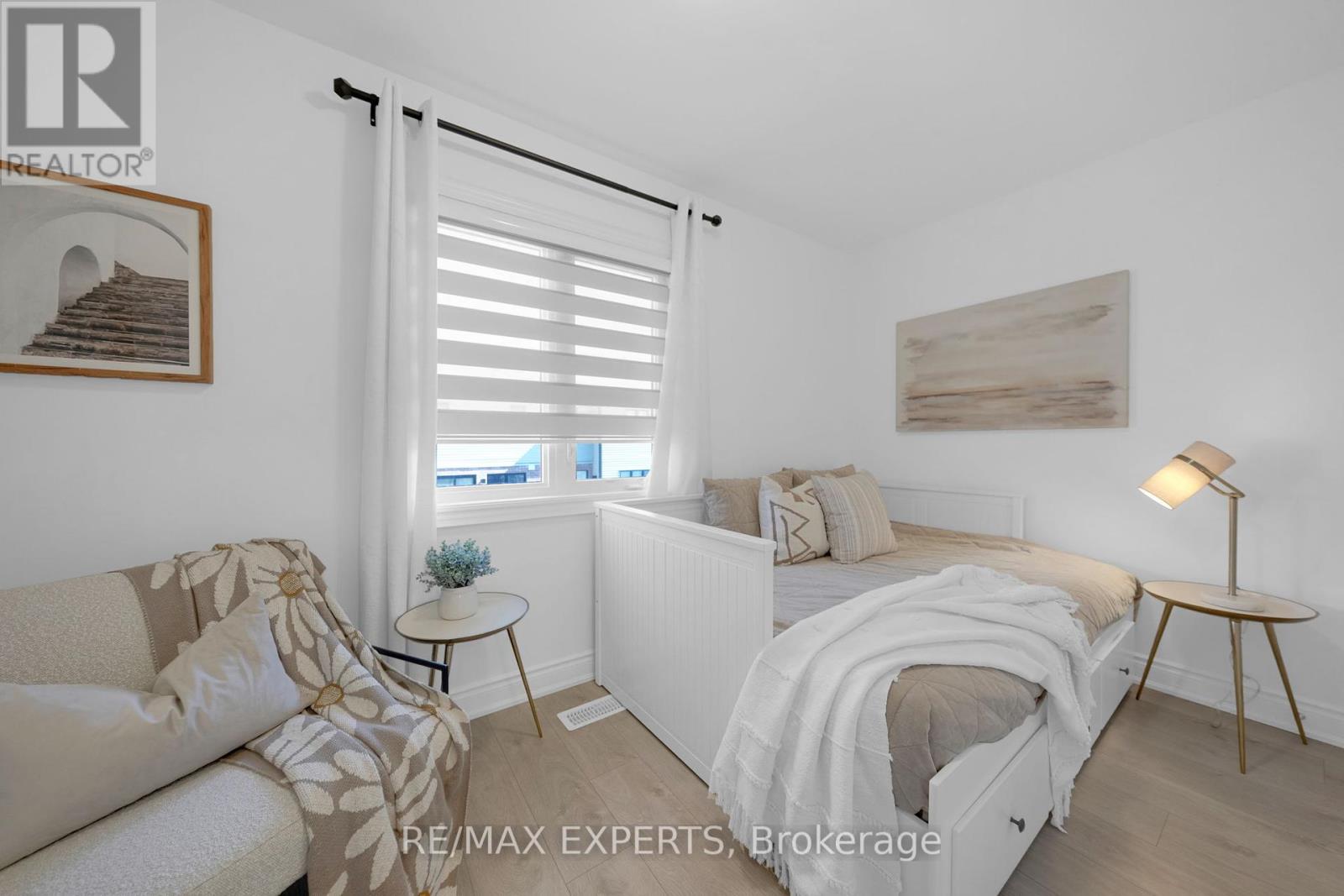 6 Pumpkin Corner Crescent, Barrie, Ontario  L9J 0T6 - Photo 17 - S12439704