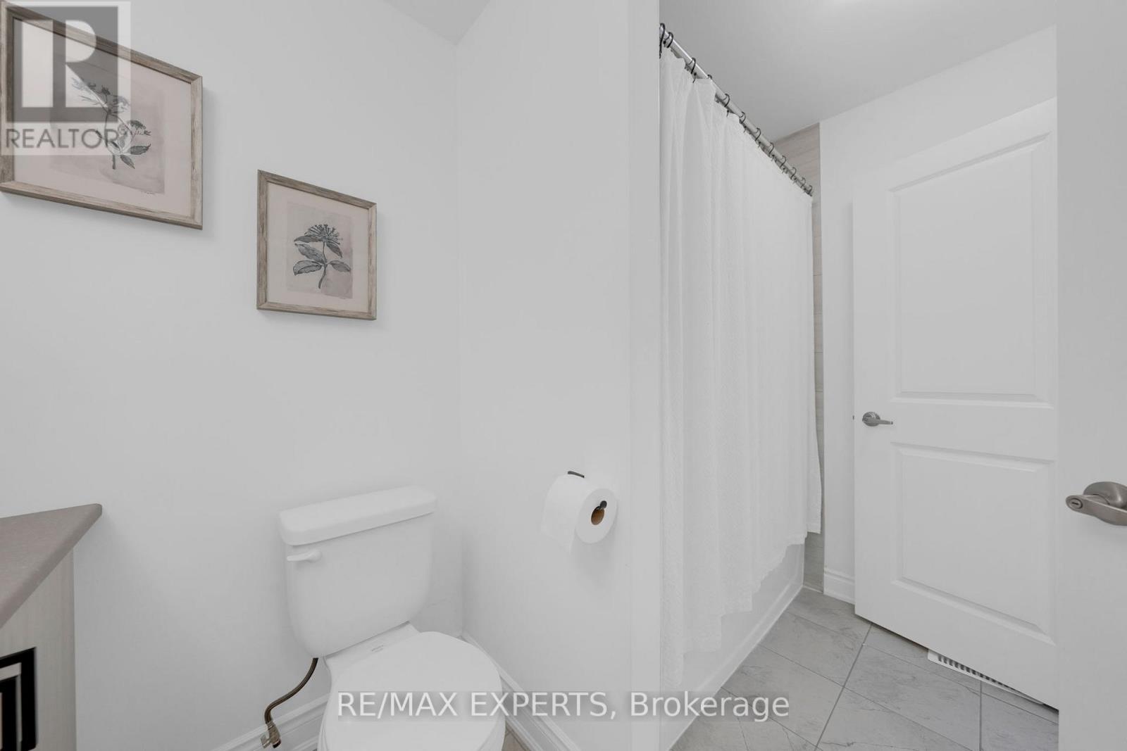 6 Pumpkin Corner Crescent, Barrie, Ontario  L9J 0T6 - Photo 19 - S12439704