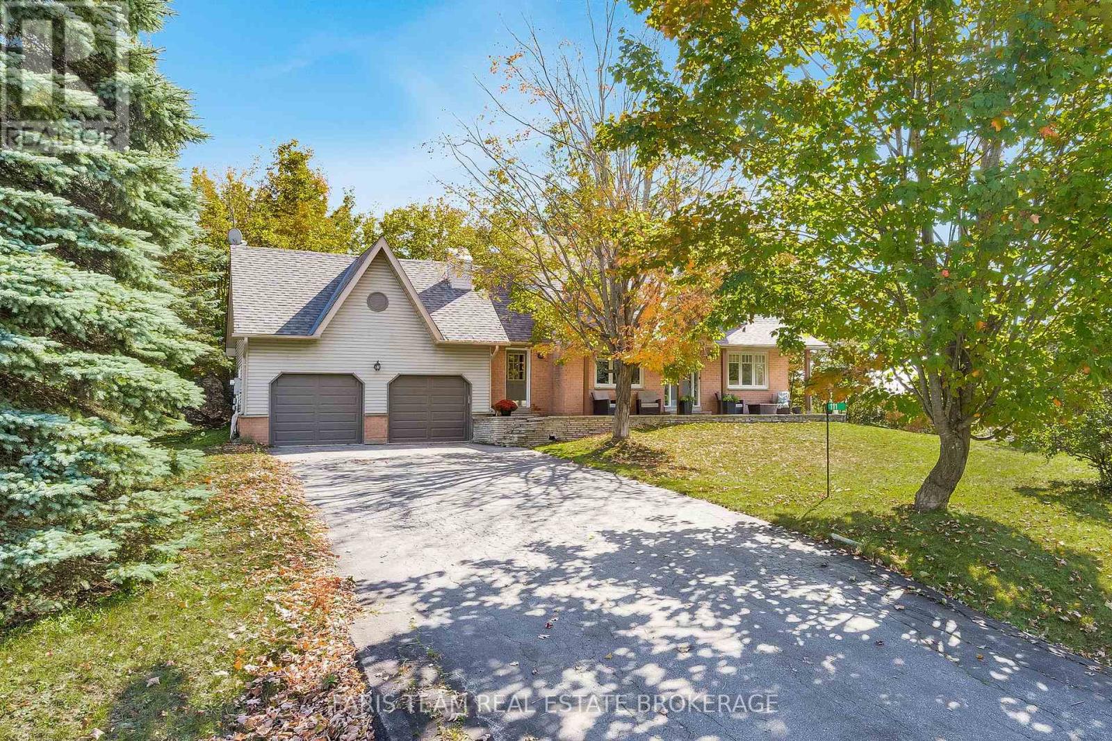 111 Highland Drive, Oro-Medonte, Ontario  L0L 2L0 - Photo 1 - S12439706