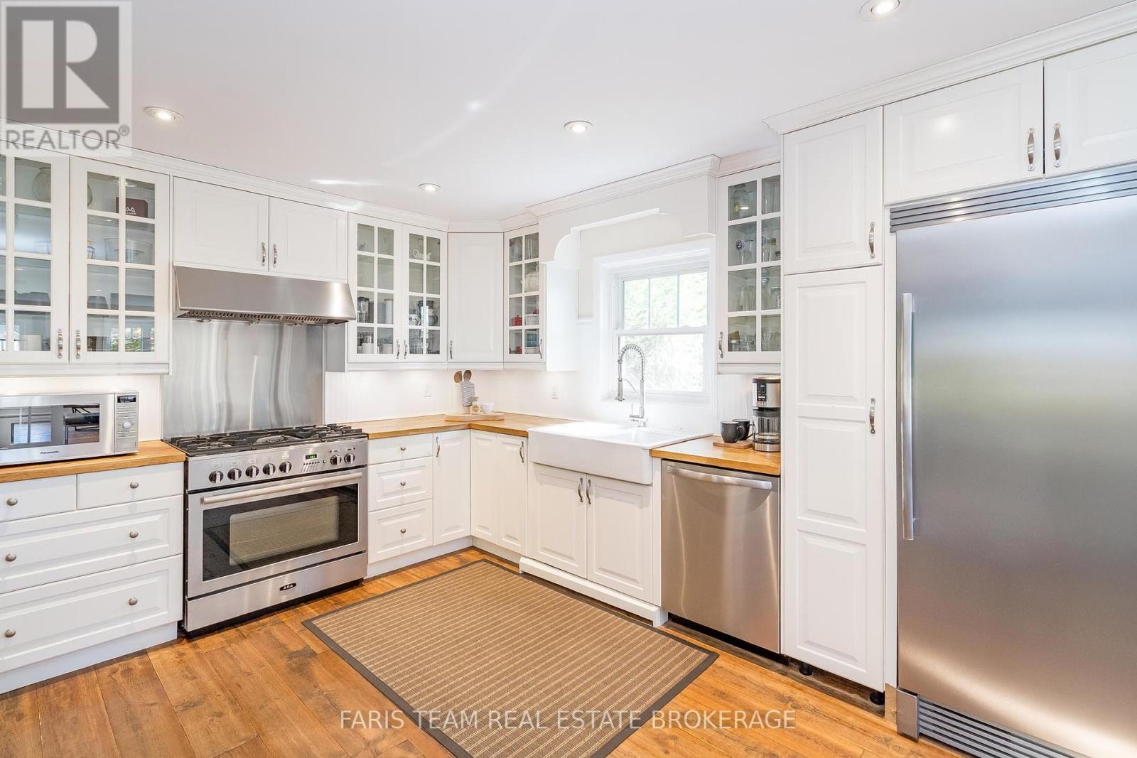 111 Highland Drive, Oro-Medonte, Ontario  L0L 2L0 - Photo 6 - S12439706