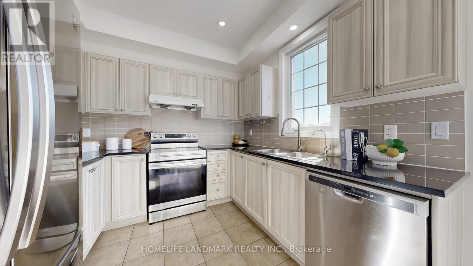 1 Garden Trail Road, Markham, Ontario  L6B 0T4 - Photo 11 - N12435946