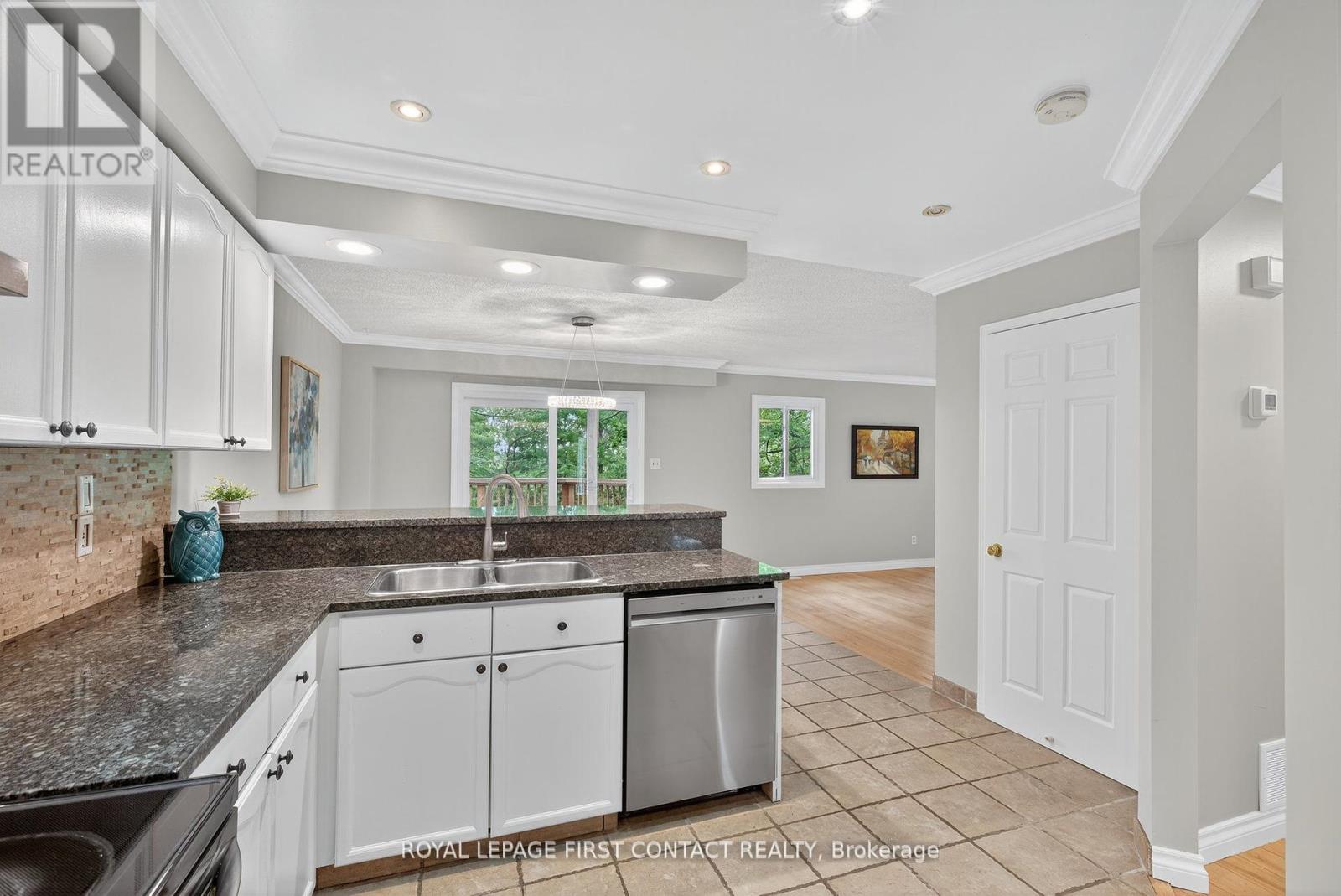 101 Browning Trail, Barrie, Ontario  L4N 6J4 - Photo 10 - S12439757