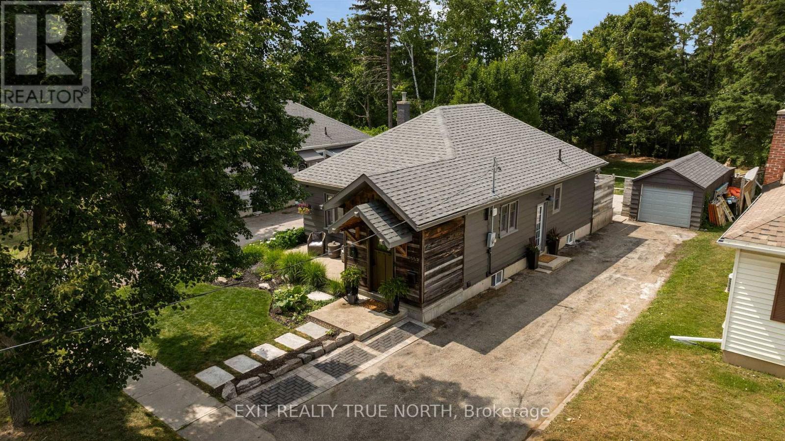 122 Queen Street, Barrie, Ontario  L4M 1Z5 - Photo 2 - S12439767