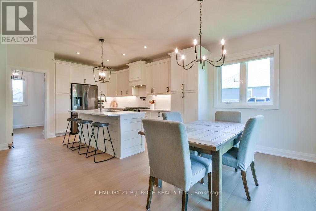 51 Cheslock Crescent, Oro-Medonte, Ontario  L3V 8N8 - Photo 12 - S12439772