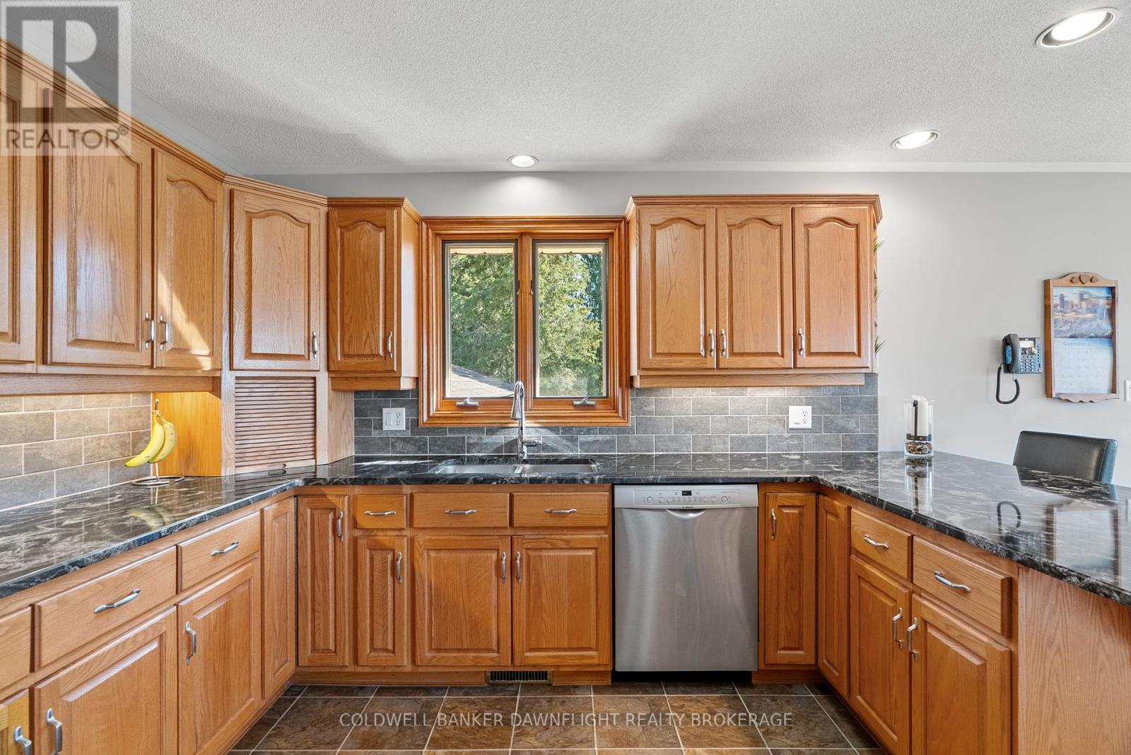 72471 London Road, Bluewater, Ontario  N0M 1X0 - Photo 11 - X12438167