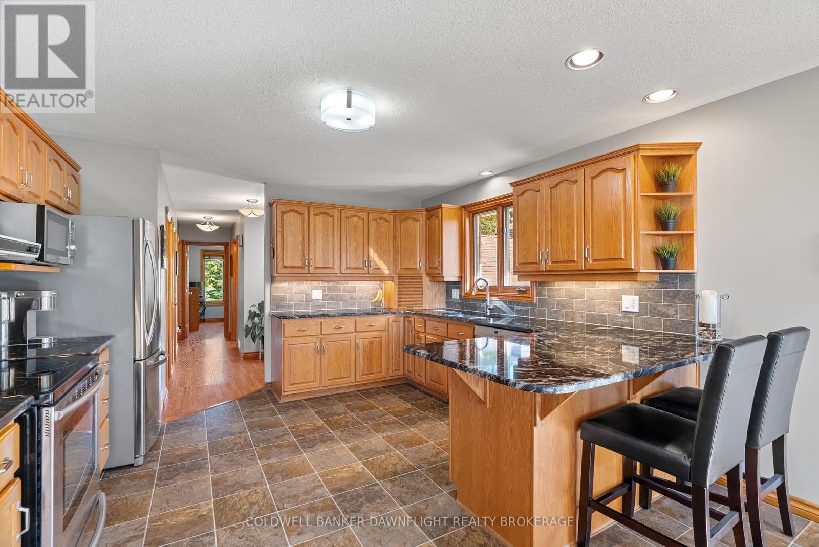72471 London Road, Bluewater, Ontario  N0M 1X0 - Photo 12 - X12438167