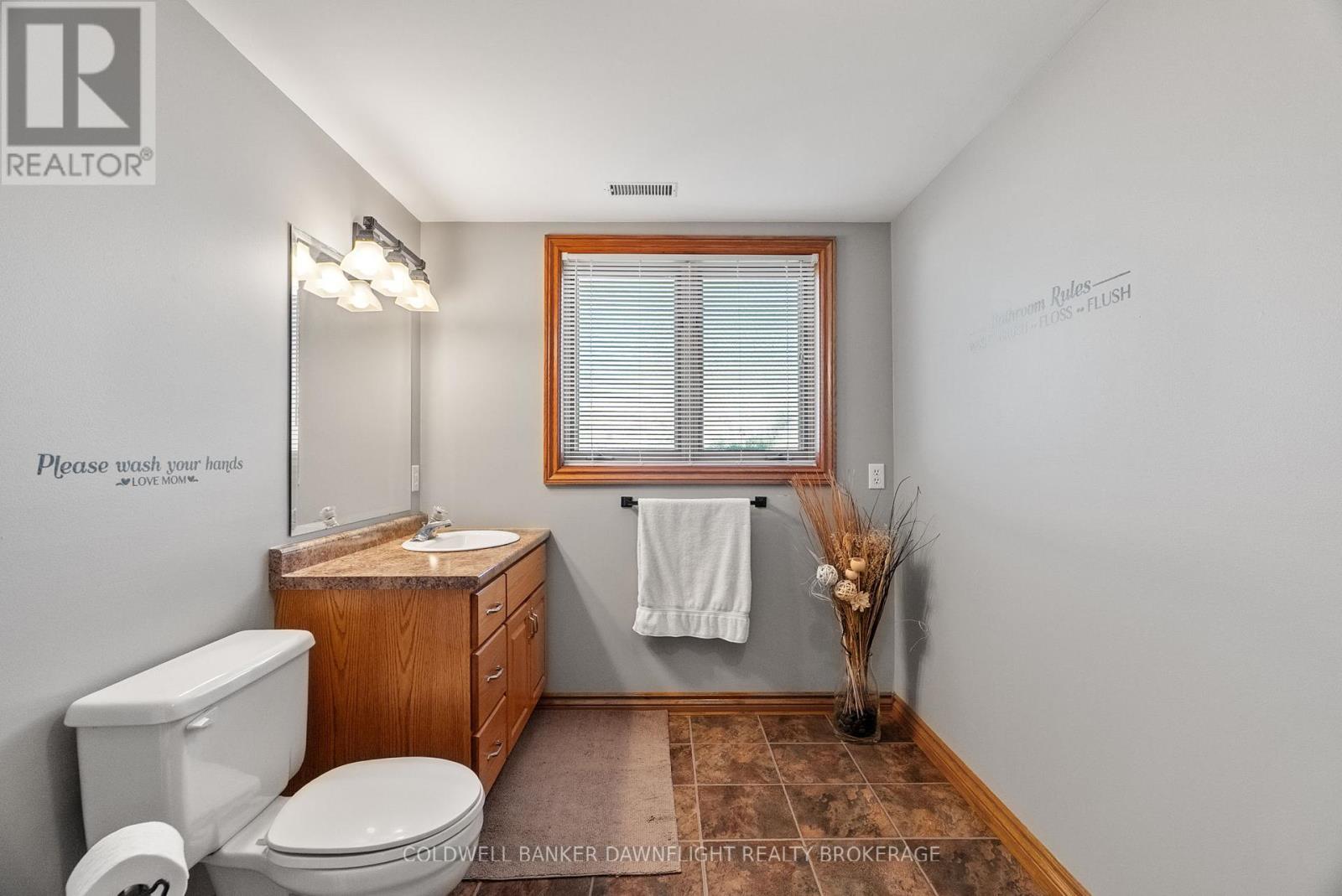 72471 London Road, Bluewater, Ontario  N0M 1X0 - Photo 35 - X12438167