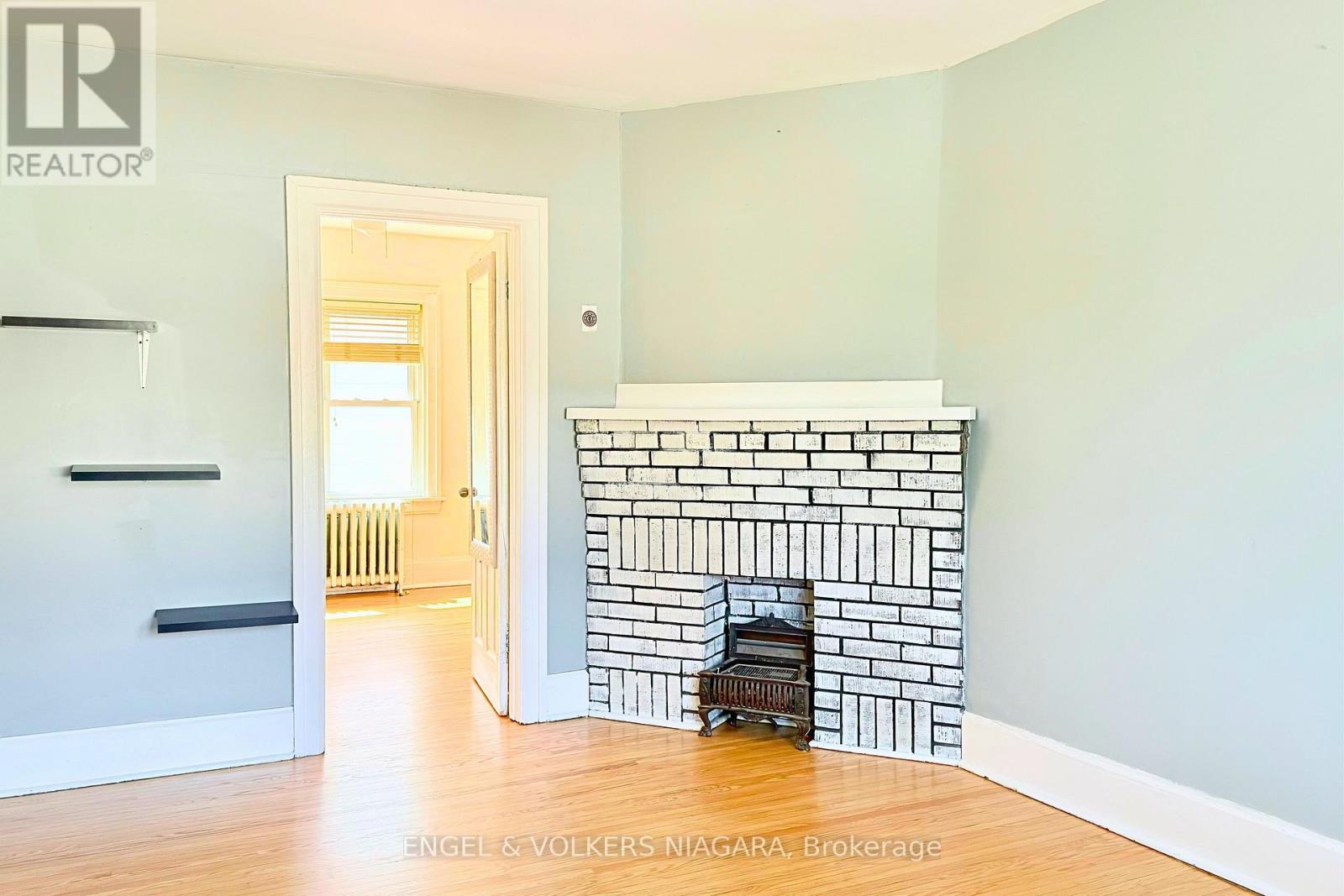 5038 HURON STREET, Niagara Falls, Ontario