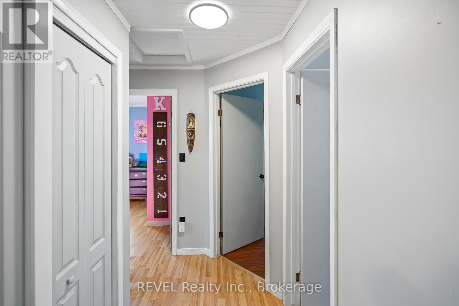 12 Silverdale Drive, St. Catharines, Ontario  L2M 3N1 - Photo 26 - X12439514