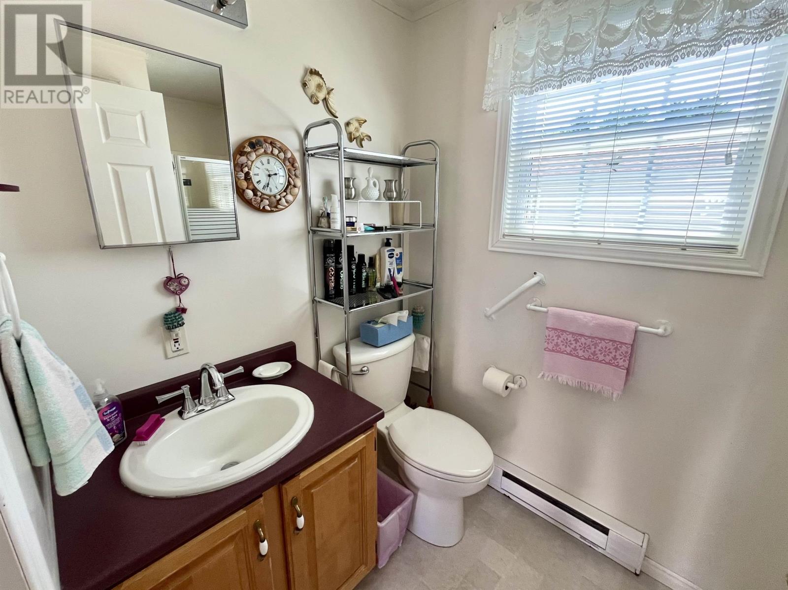 31 Thomson Drive, Bridgewater, Nova Scotia  B4V 4E1 - Photo 17 - 202517670