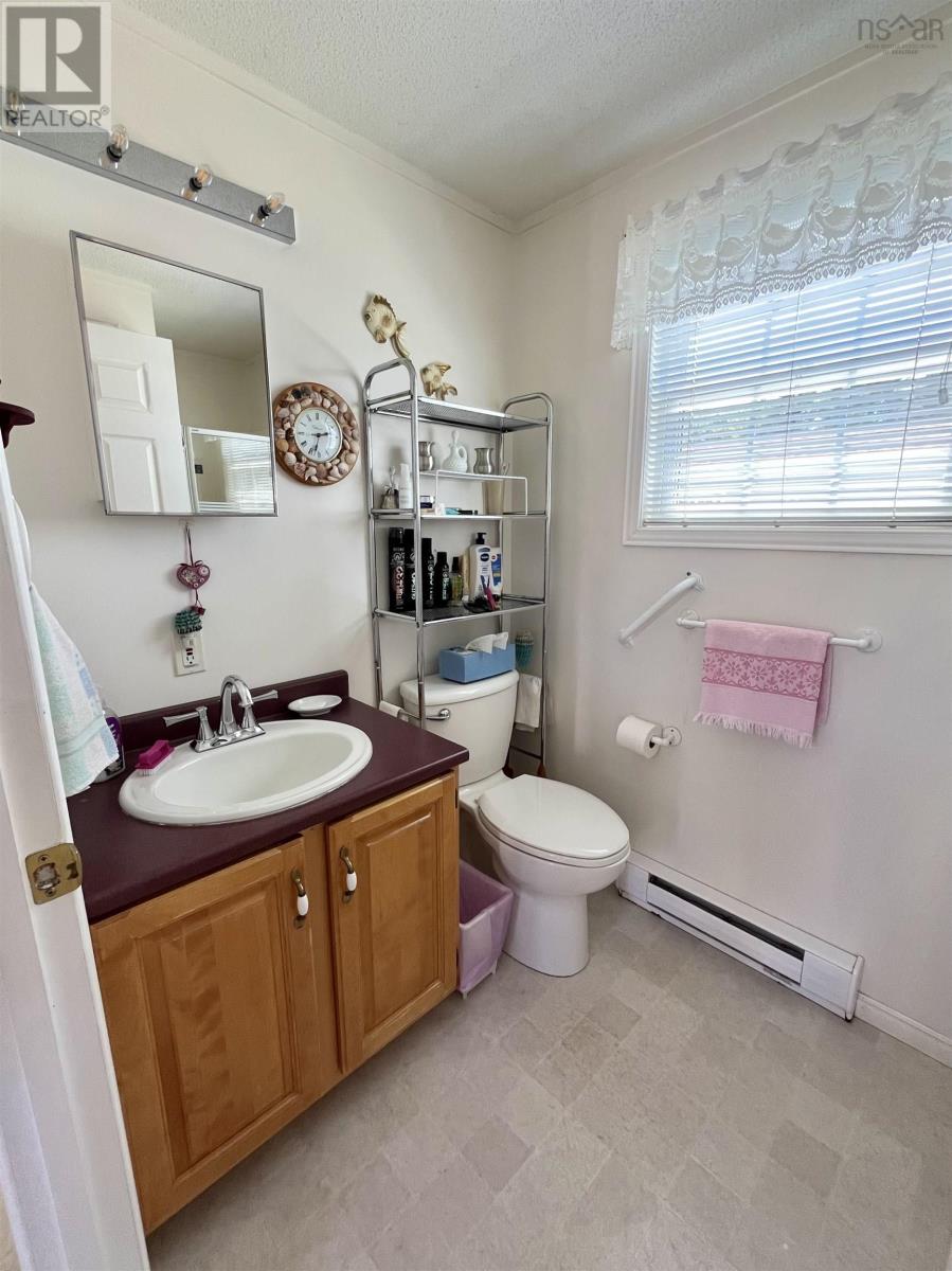 31 Thomson Drive, Bridgewater, Nova Scotia  B4V 4E1 - Photo 18 - 202517670