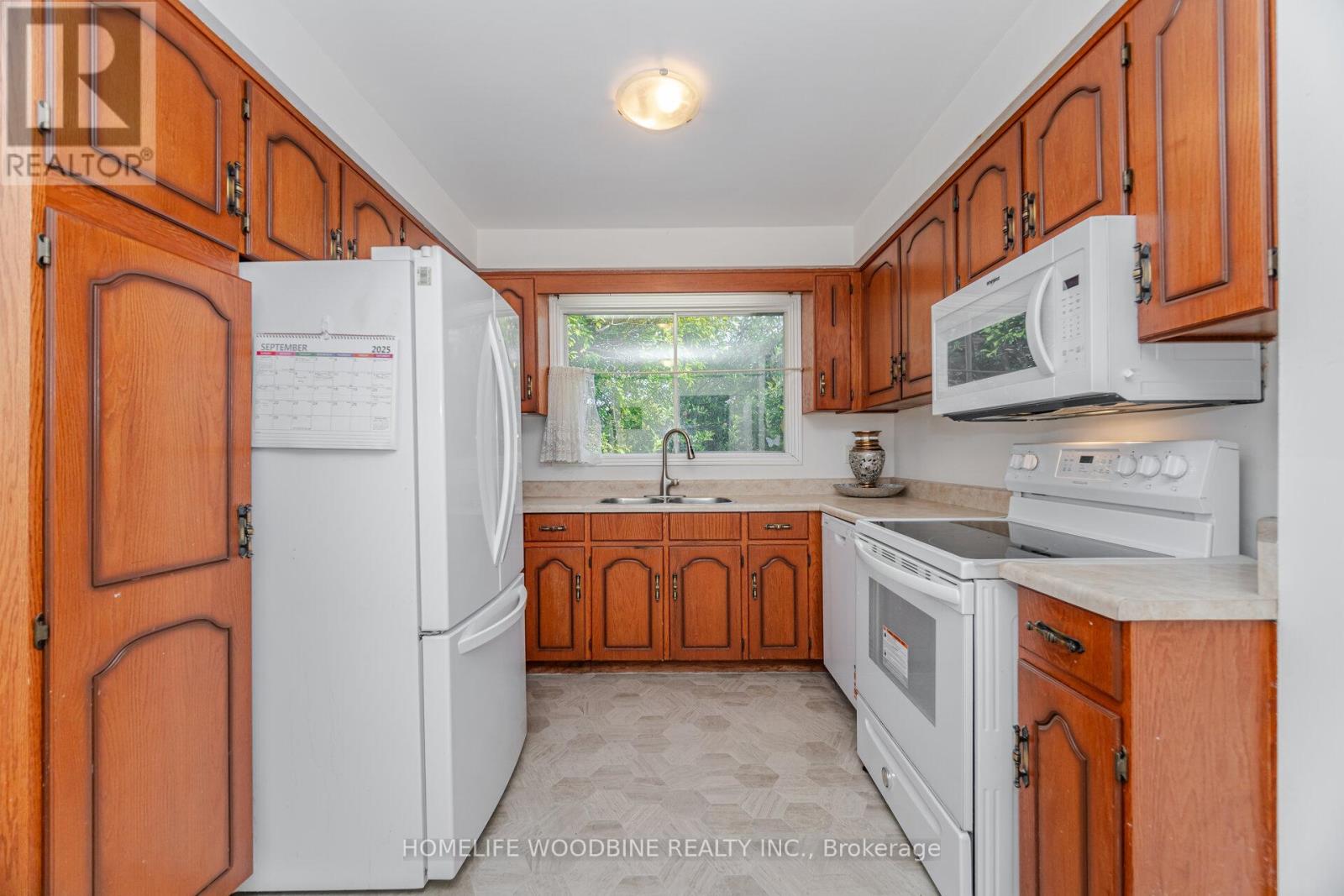 1431 Harmsworth Square, Oakville, Ontario  L6H 3E8 - Photo 13 - W12439690