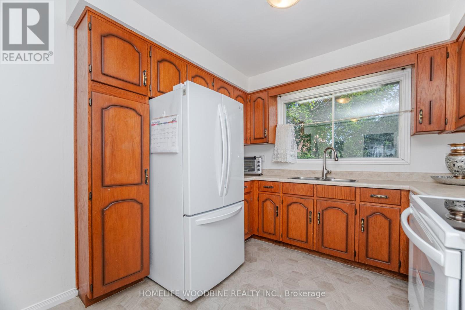 1431 Harmsworth Square, Oakville, Ontario  L6H 3E8 - Photo 15 - W12439690