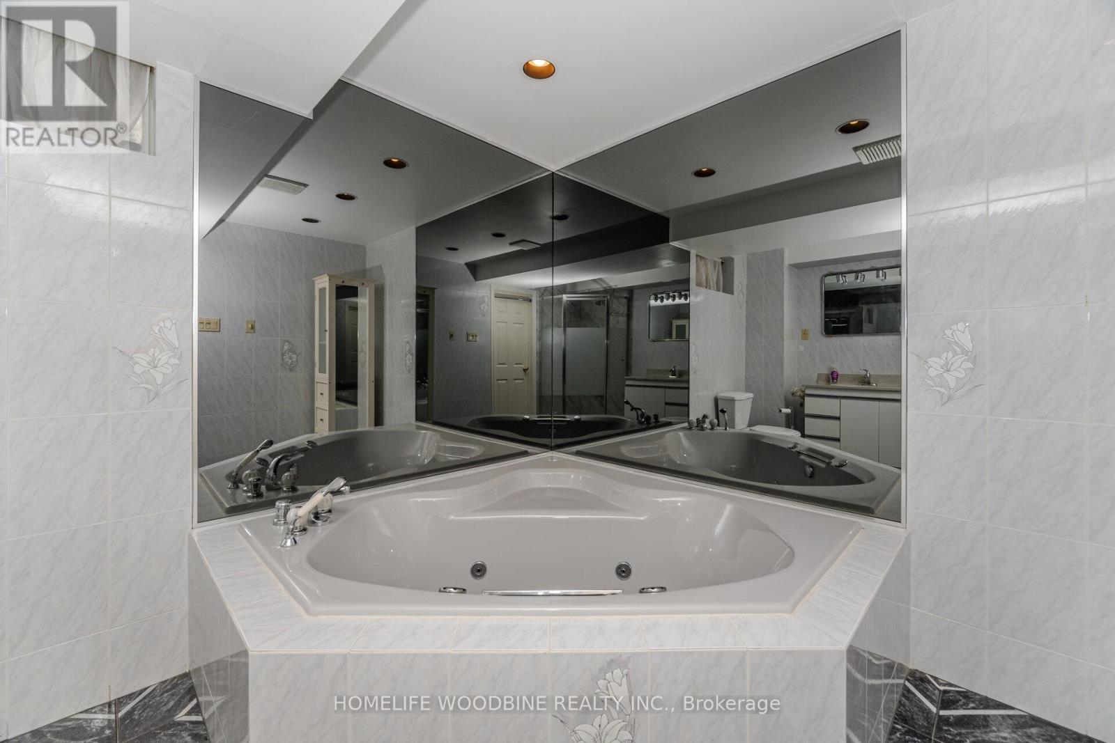 1431 Harmsworth Square, Oakville, Ontario  L6H 3E8 - Photo 47 - W12439690