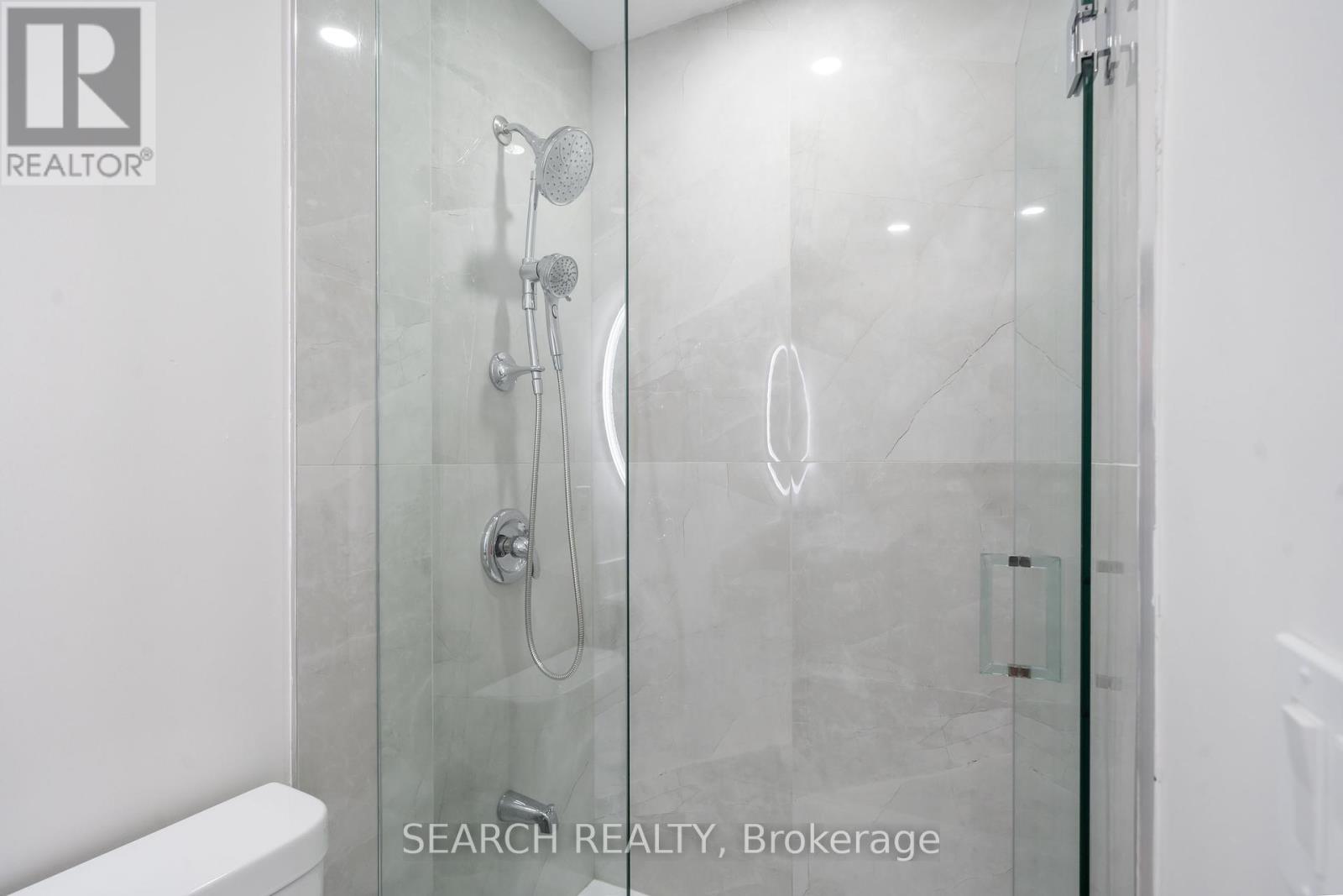 1079 Deta Road, Mississauga, Ontario  L5E 2R6 - Photo 17 - W12439738