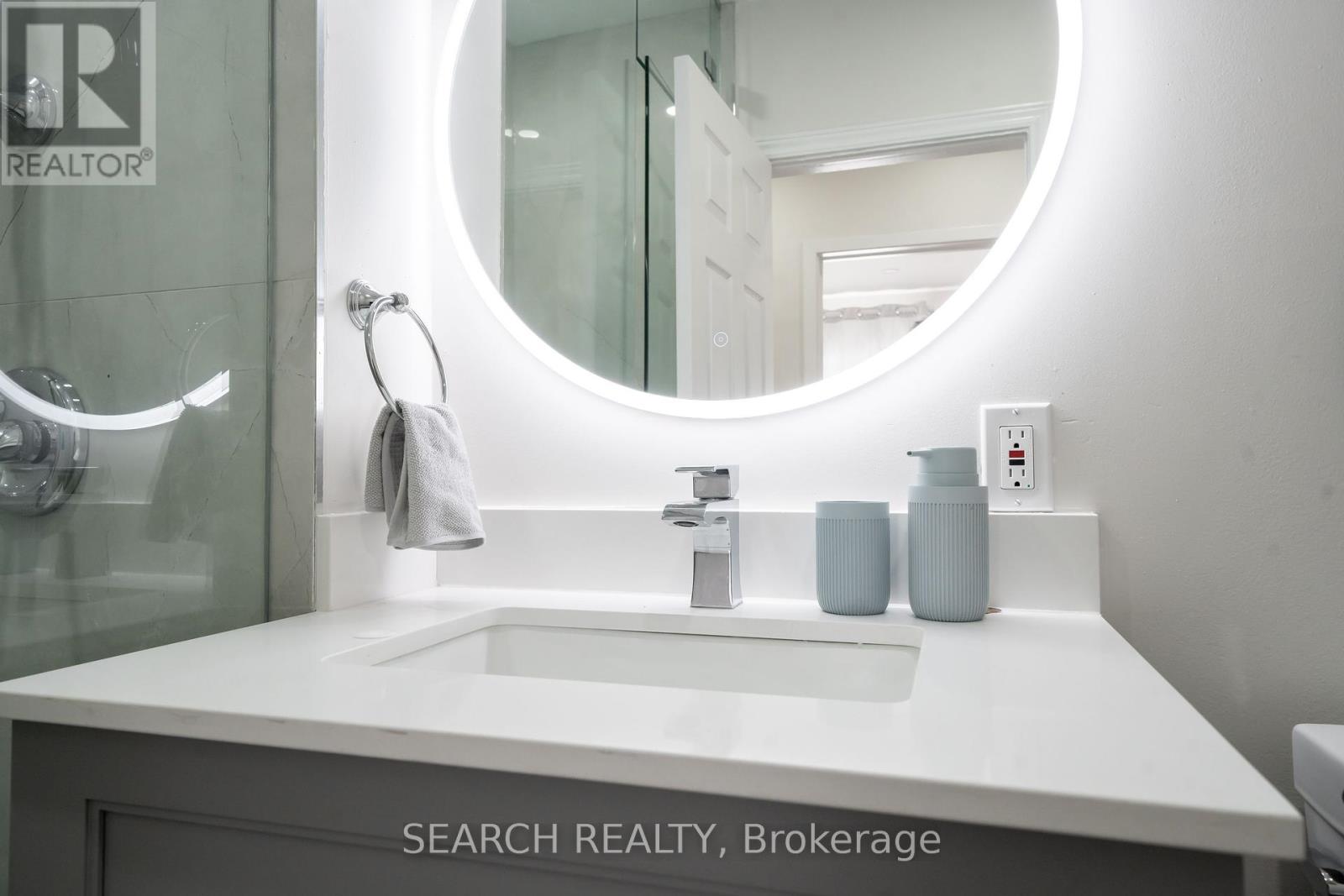 1079 Deta Road, Mississauga, Ontario  L5E 2R6 - Photo 23 - W12439738