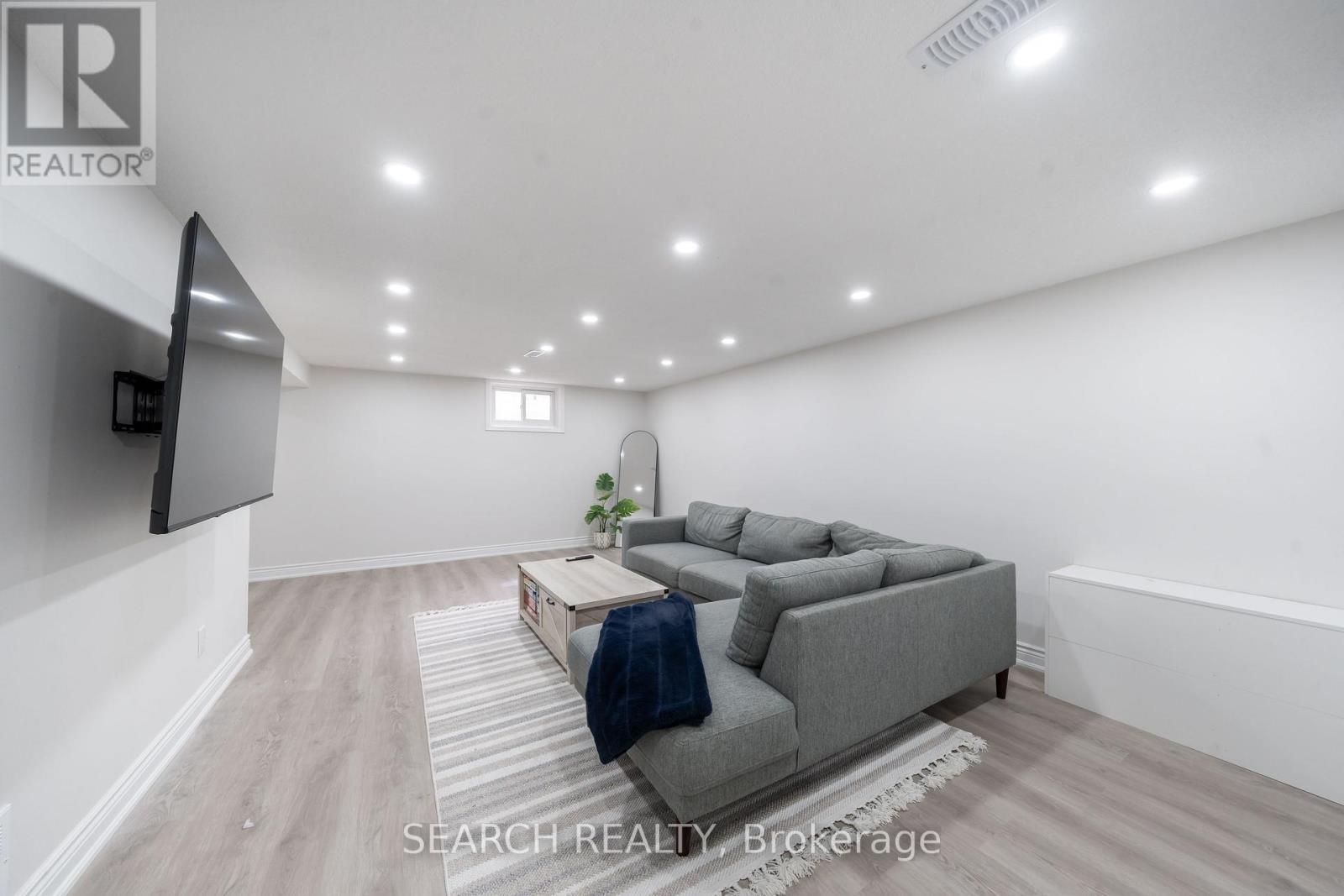 1079 Deta Road, Mississauga, Ontario  L5E 2R6 - Photo 26 - W12439738