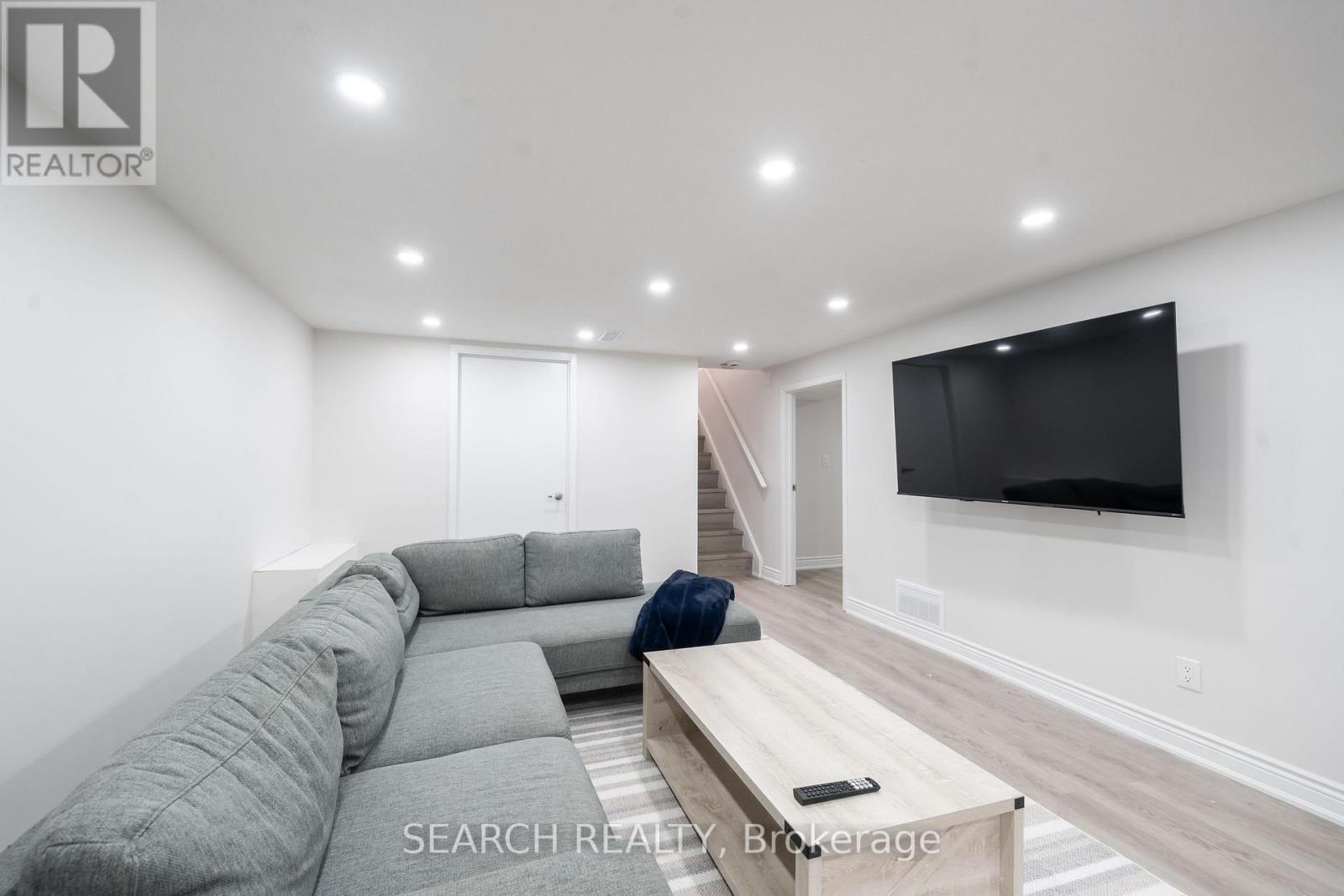 1079 Deta Road, Mississauga, Ontario  L5E 2R6 - Photo 27 - W12439738