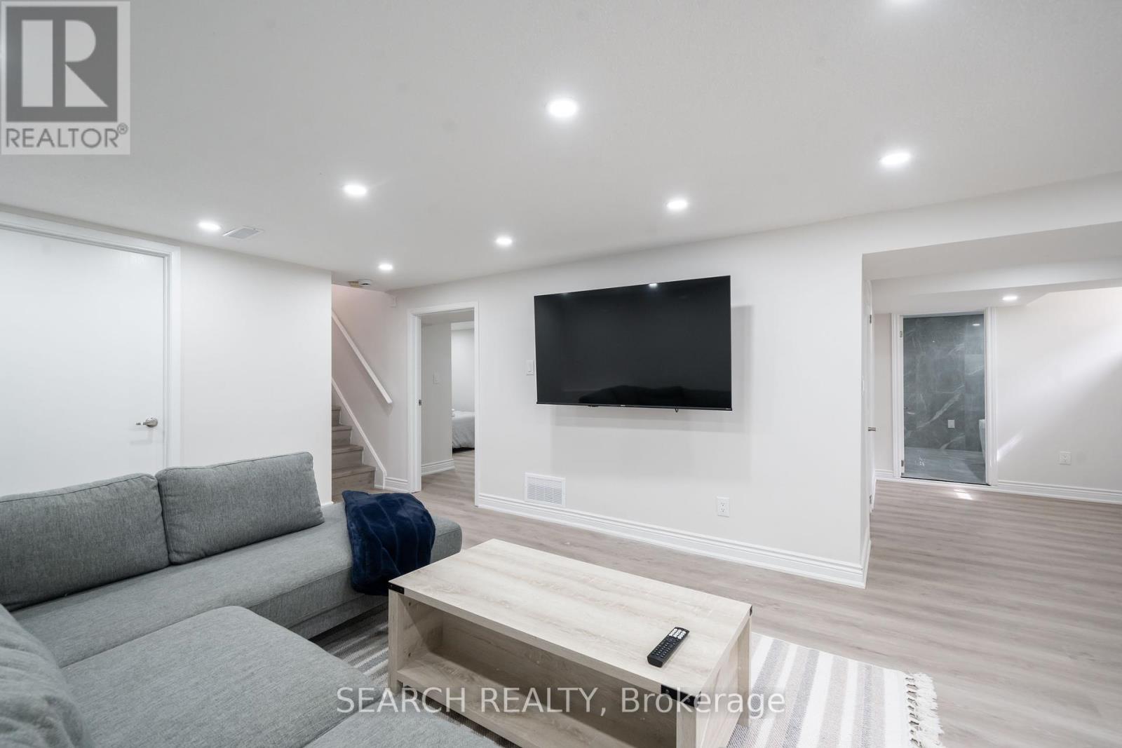 1079 Deta Road, Mississauga, Ontario  L5E 2R6 - Photo 28 - W12439738